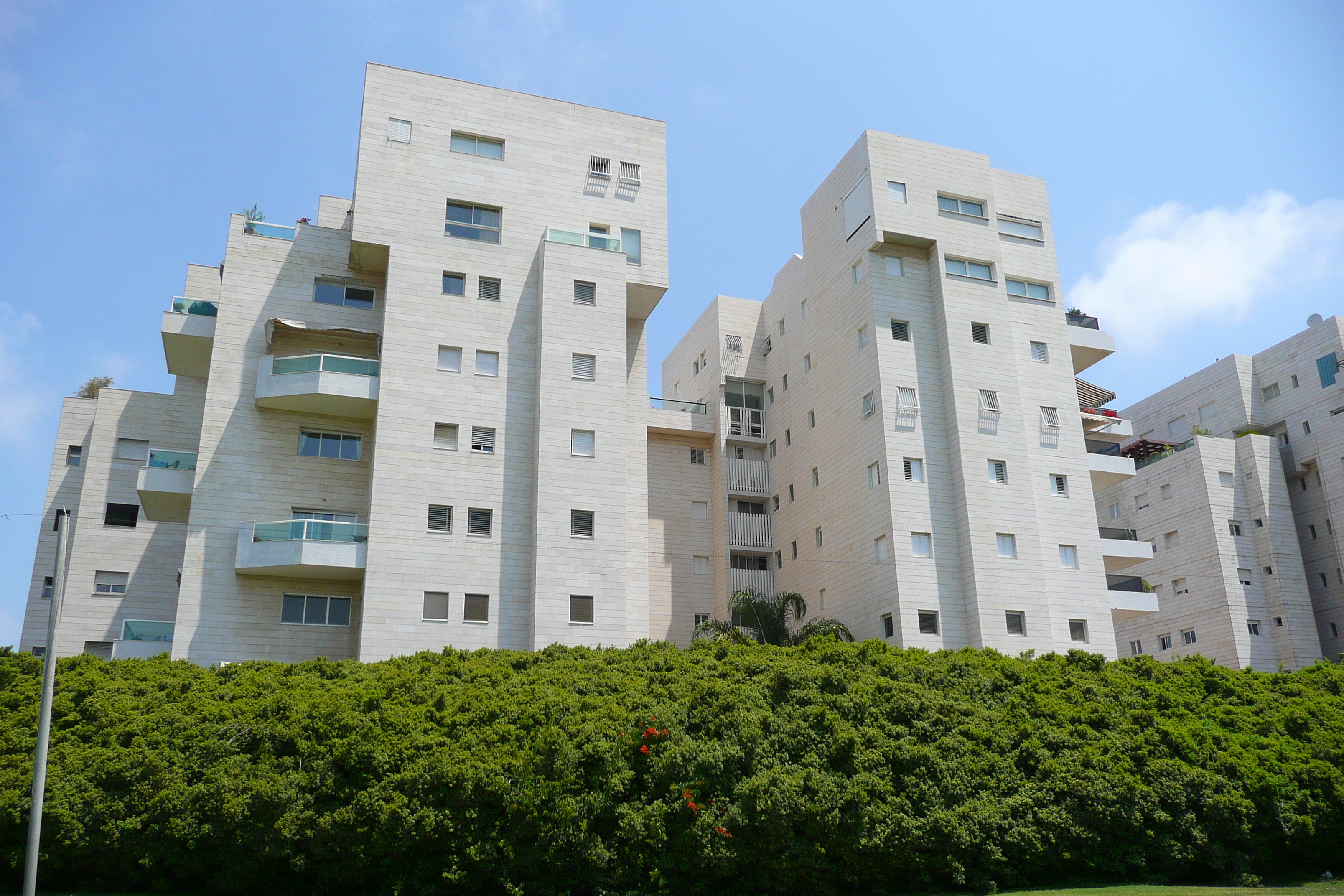 Picture Israel Tel Aviv Rokach Street 2007-06 8 - Journey Rokach Street