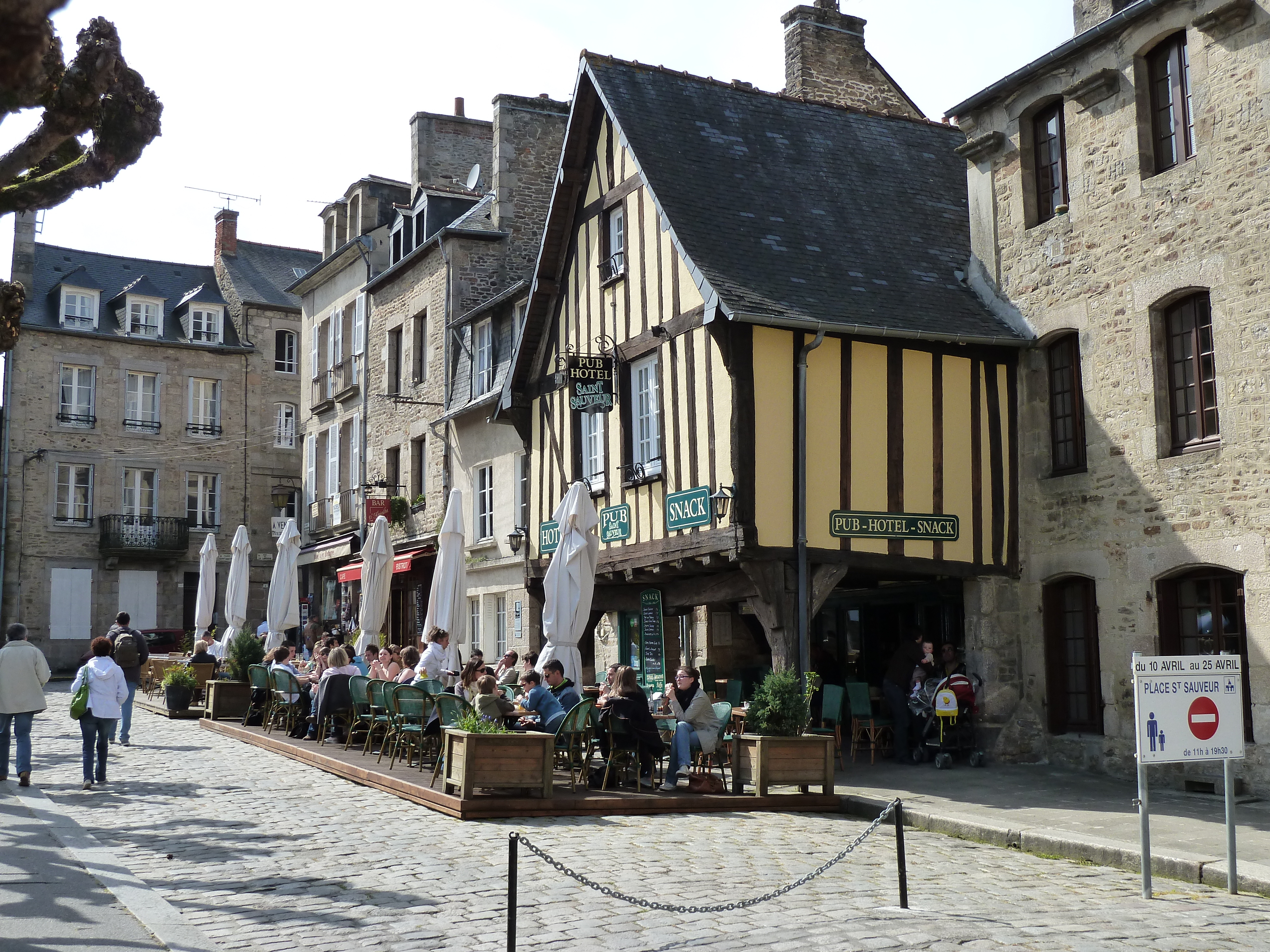 Picture France Dinan 2010-04 53 - Tour Dinan