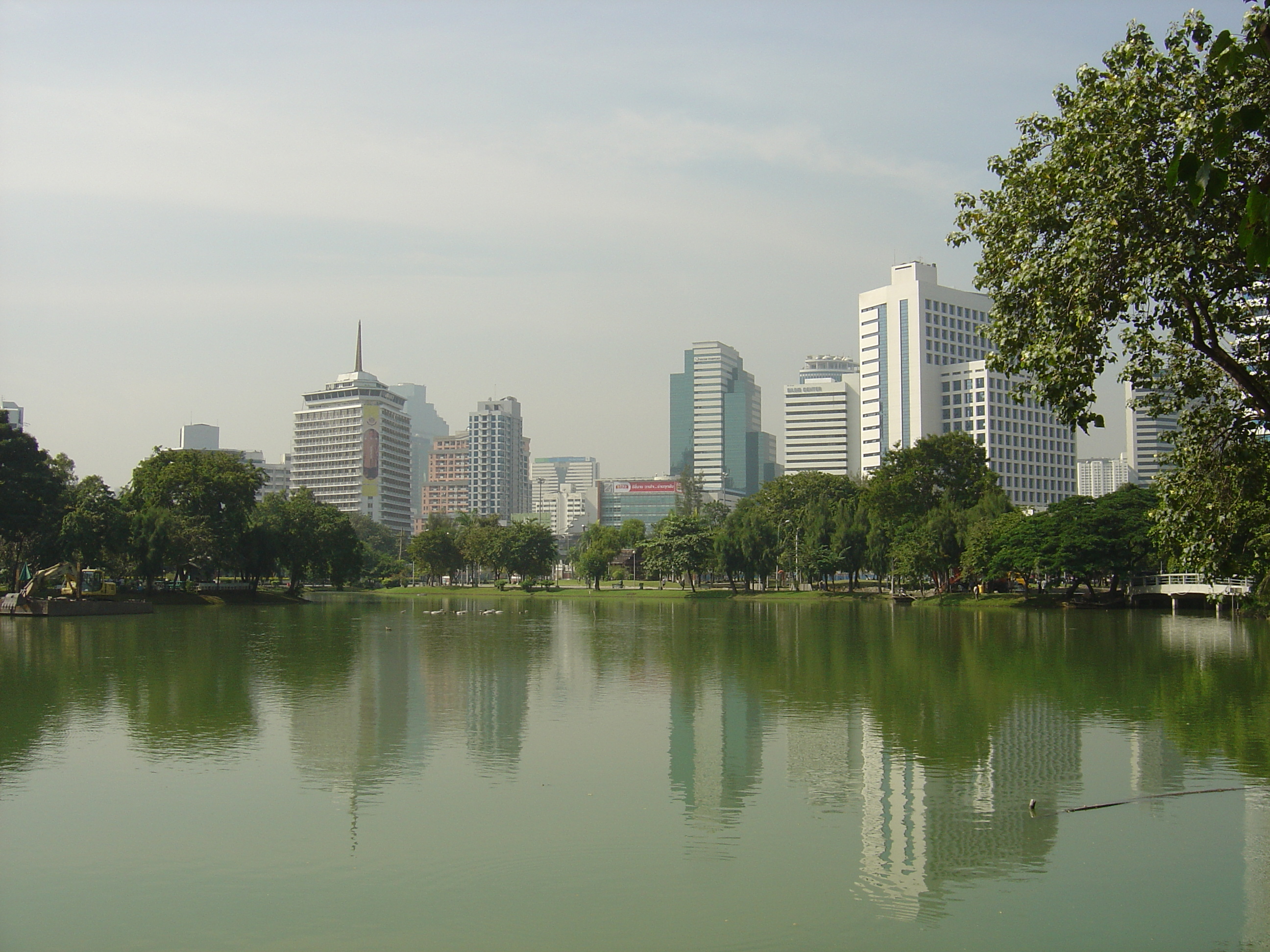 Picture Thailand Bangkok Lumpini Park 2005-12 15 - Tour Lumpini Park