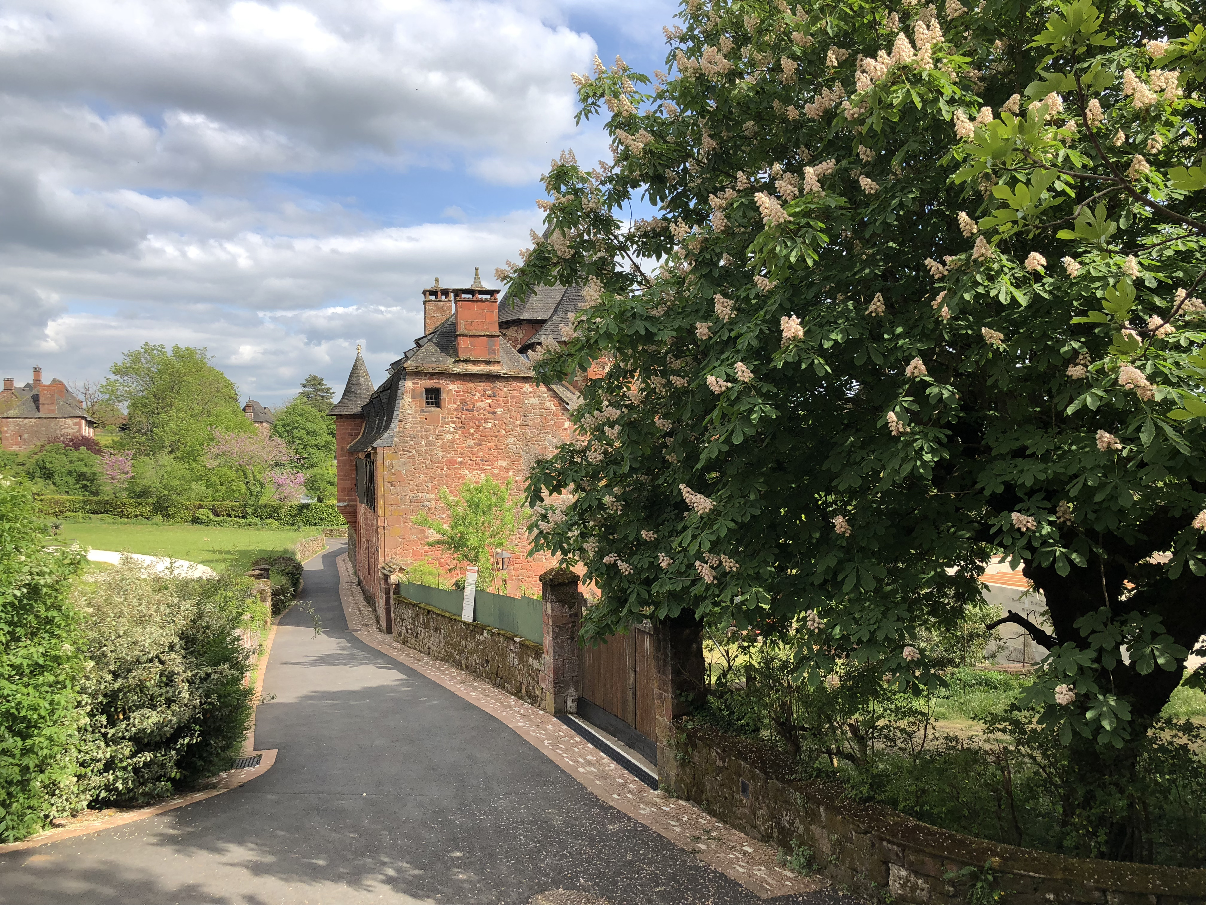 Picture France Collonges la Rouge 2018-04 30 - Tour Collonges la Rouge