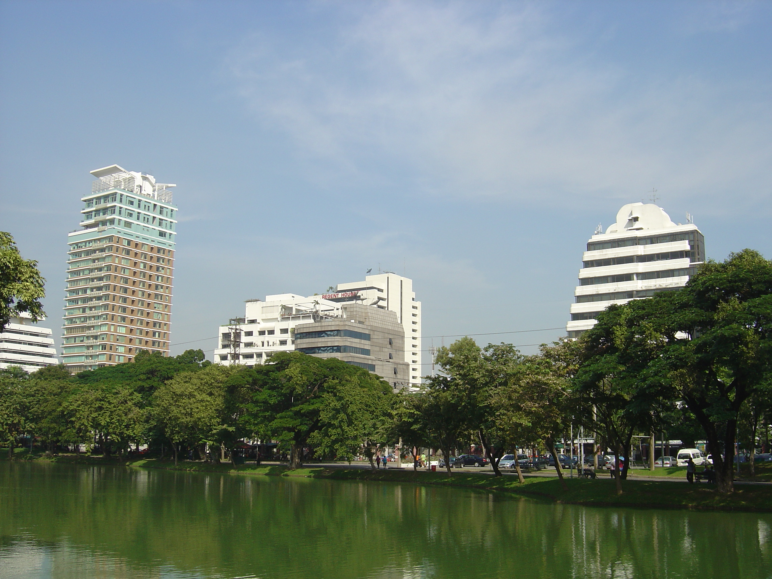 Picture Thailand Bangkok Lumpini Park 2005-12 21 - Around Lumpini Park