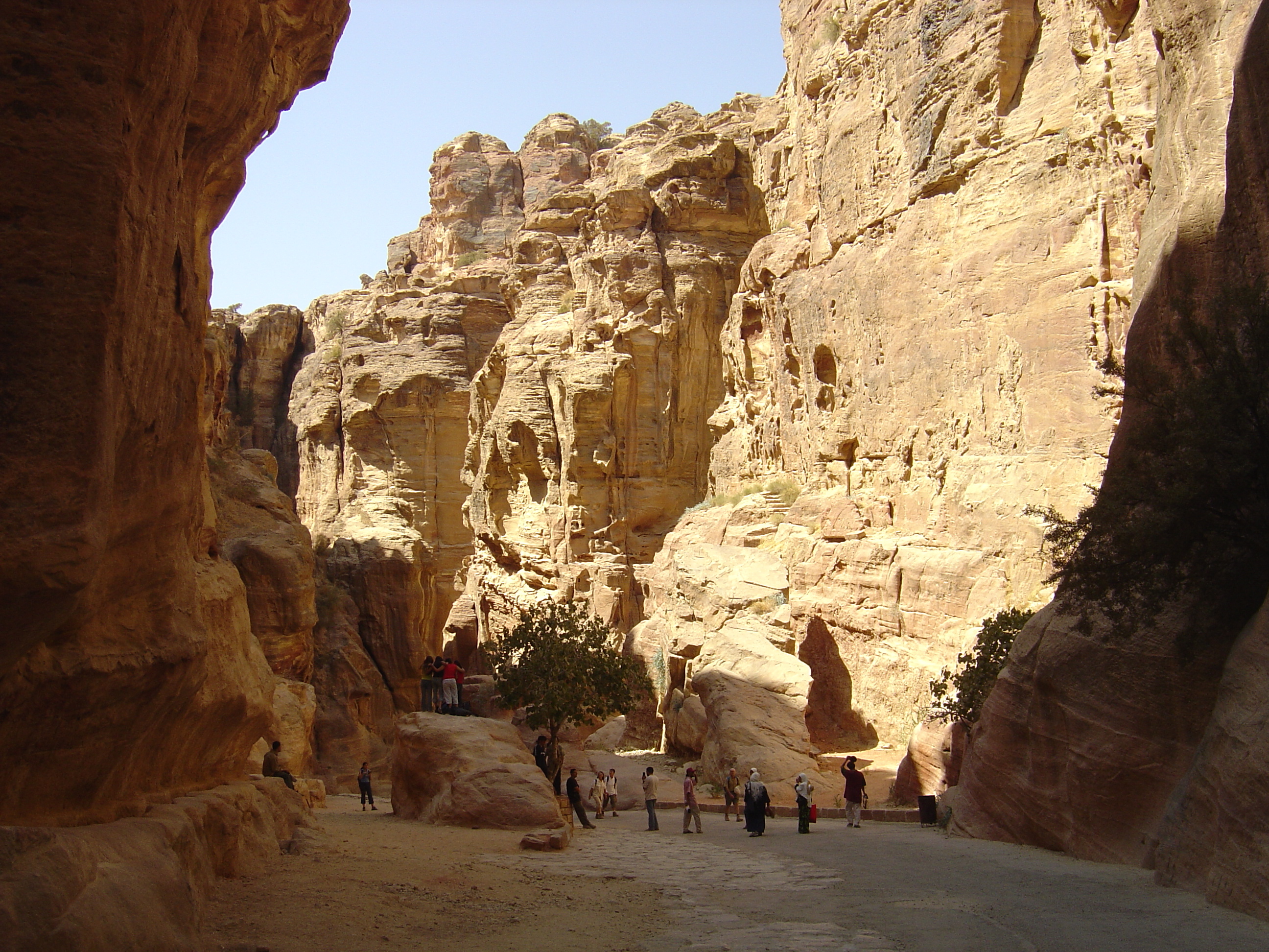 Picture Jordan Petra 2004-10 17 - Center Petra