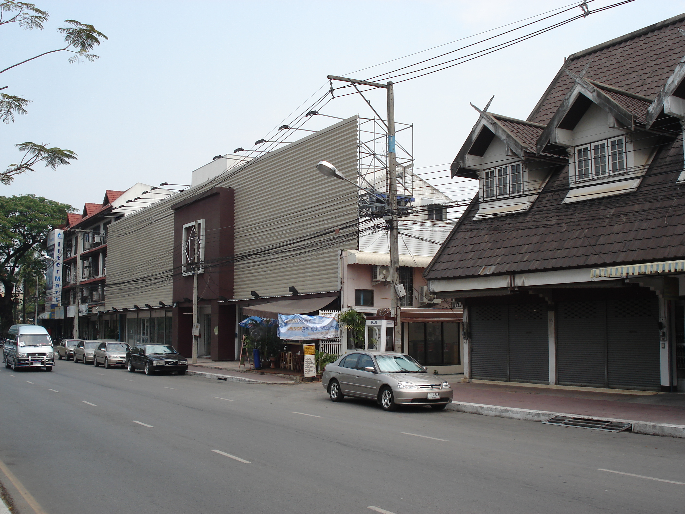 Picture Thailand Chiang Mai Inside Canal Arrak Road(Canal) 2006-04 13 - Center Arrak Road(Canal)