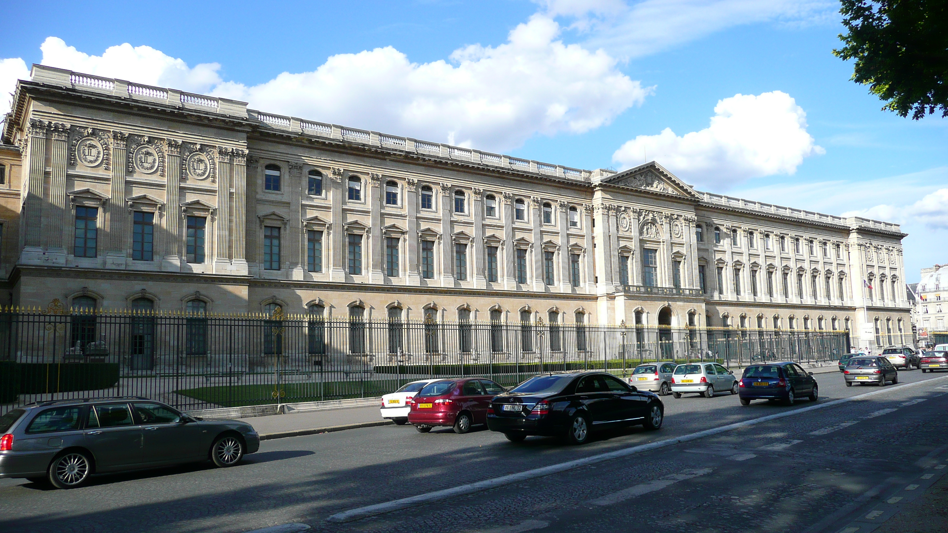 Picture France Paris Louvre Riverside facade of Louvre 2007-07 31 - Discovery Riverside facade of Louvre