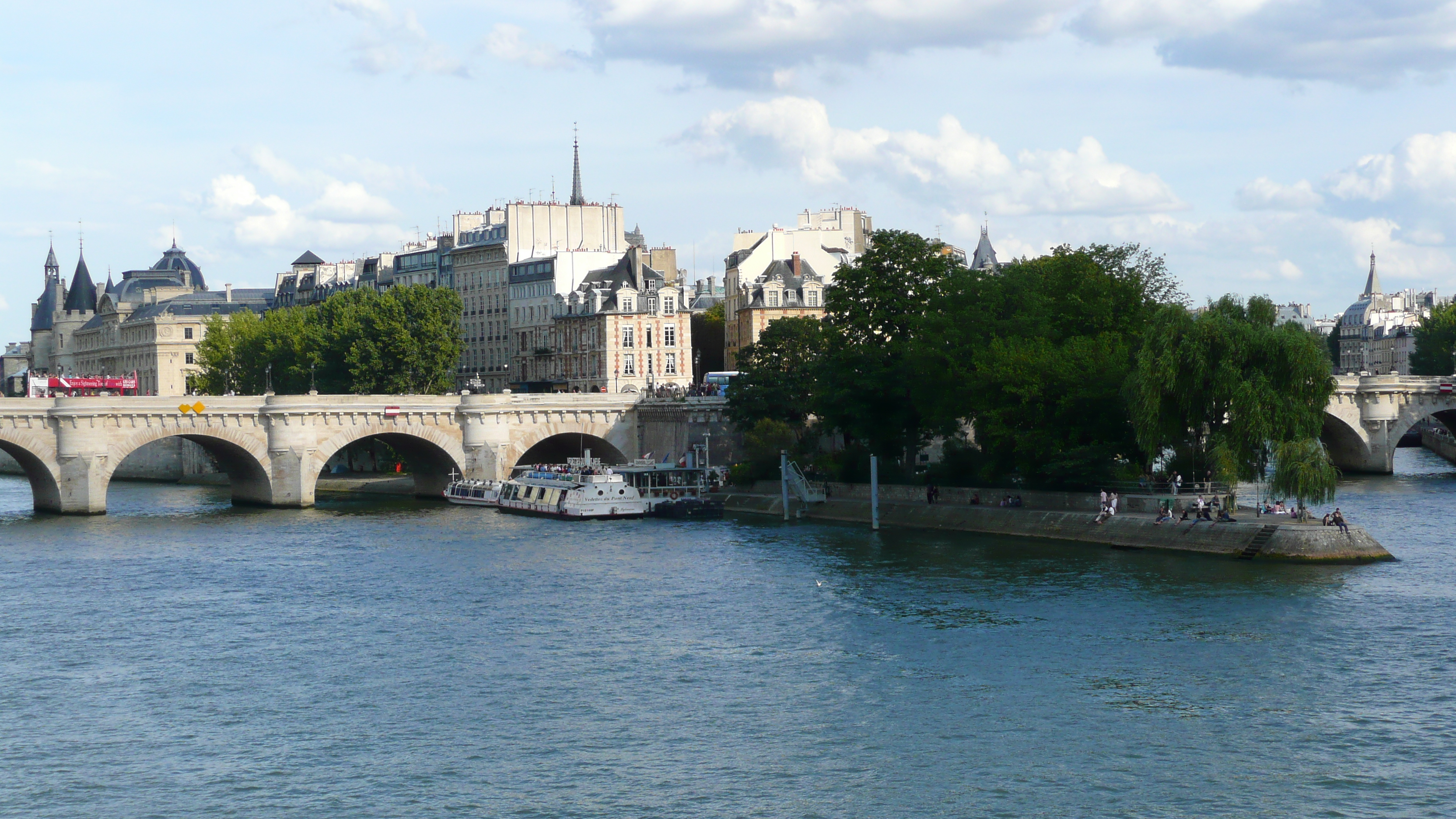 Picture France Paris The Bridges of Paris 2007-07 16 - Tours The Bridges of Paris