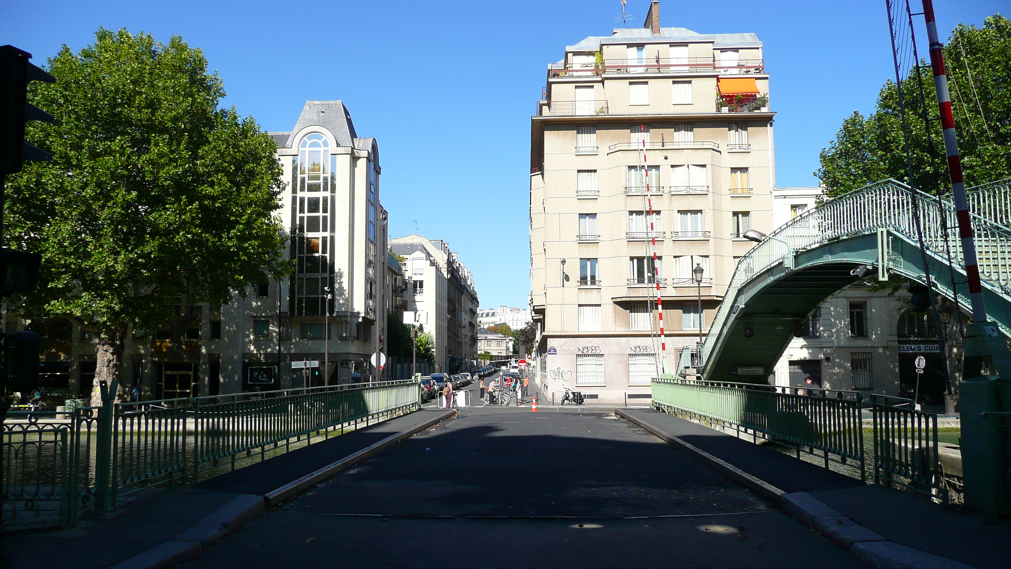 Picture France Paris Canal St Martin 2007-08 24 - Around Canal St Martin