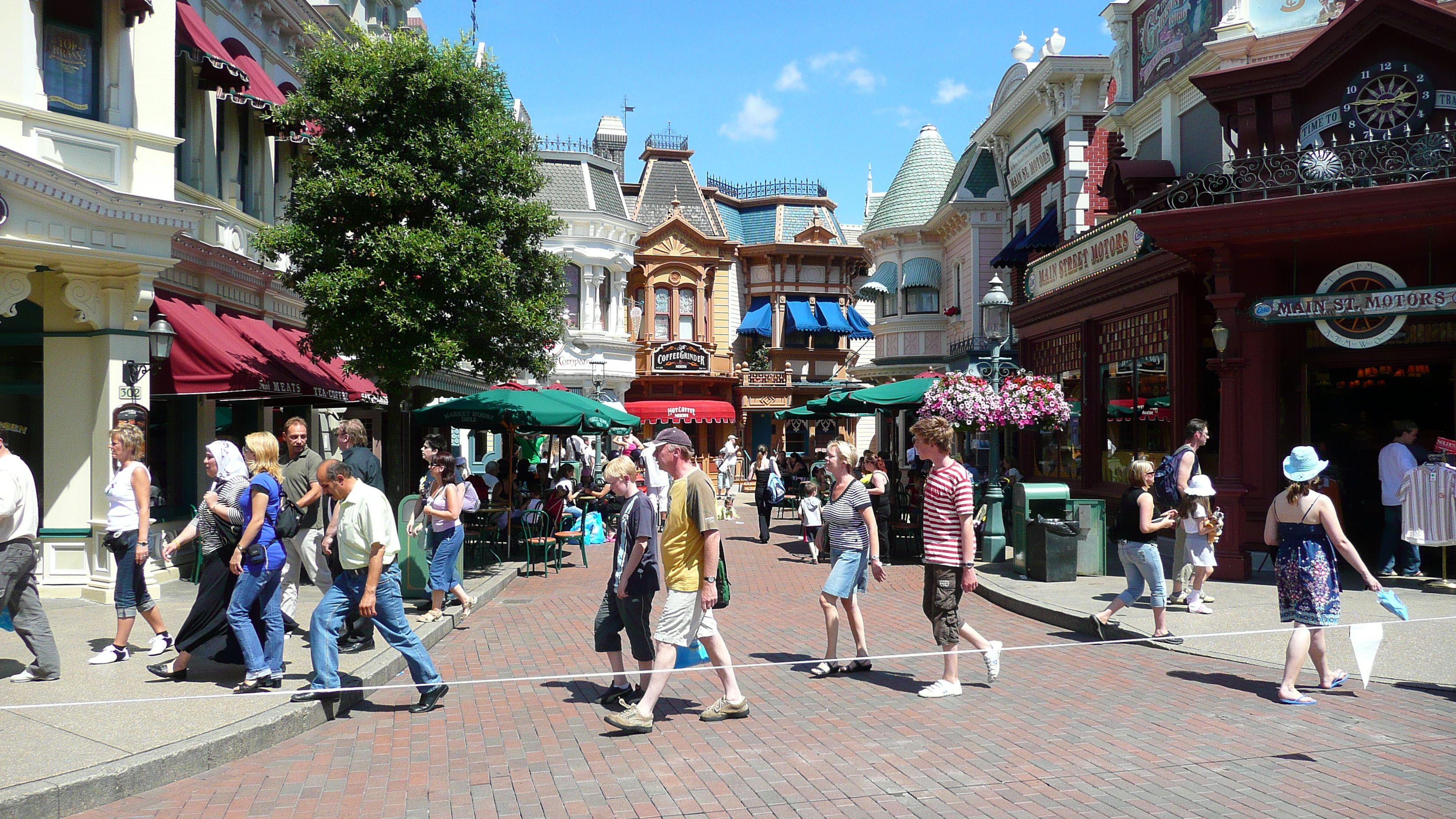 Picture France Disneyland Paris Main Street 2007-07 15 - Center Main Street