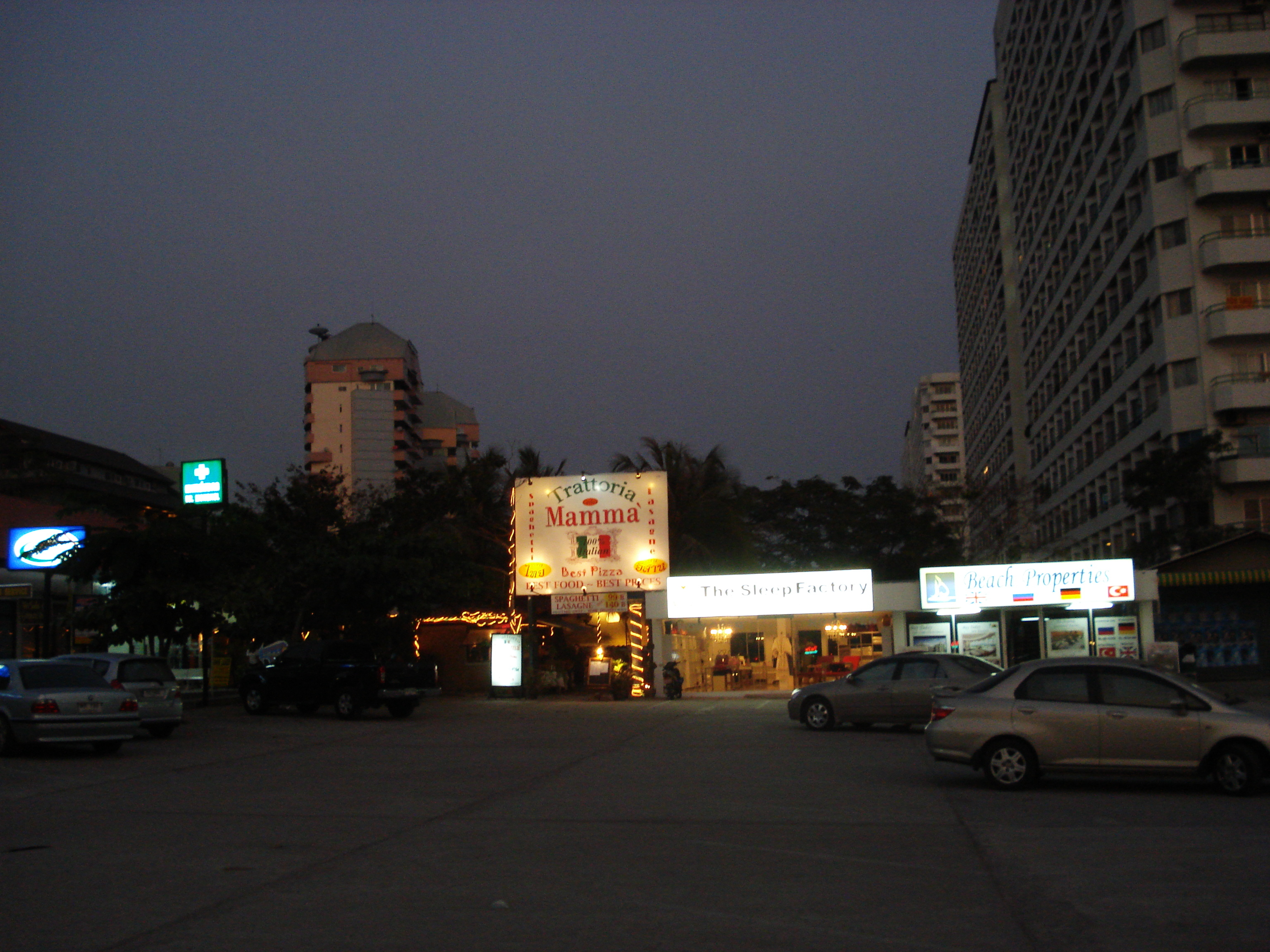 Picture Thailand Jomtien Thappraya 2008-01 33 - Tour Thappraya