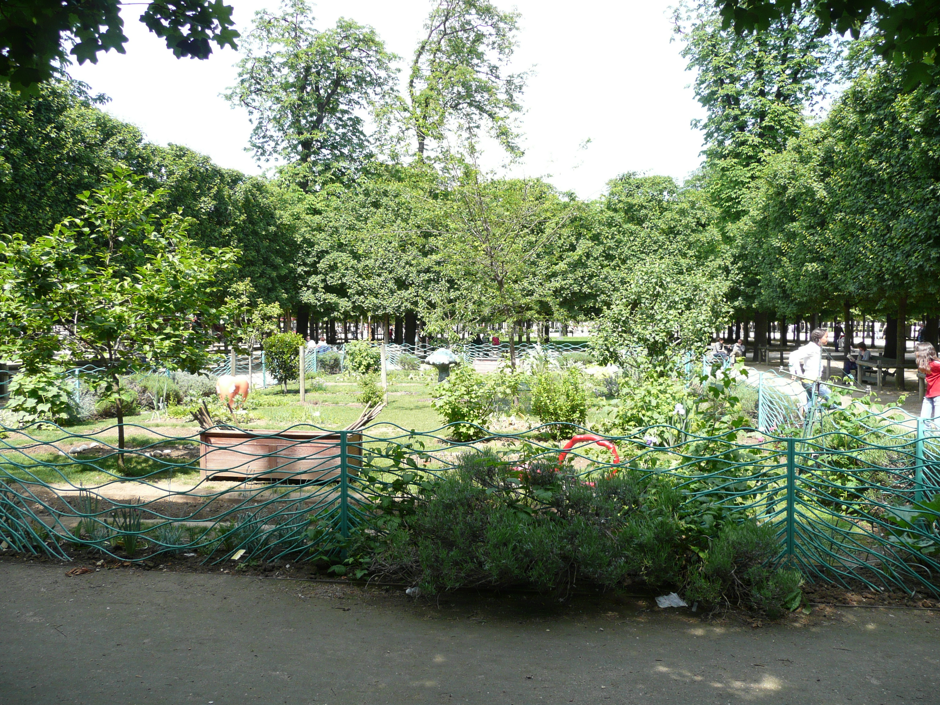 Picture France Paris Garden of Tuileries 2007-05 322 - Around Garden of Tuileries