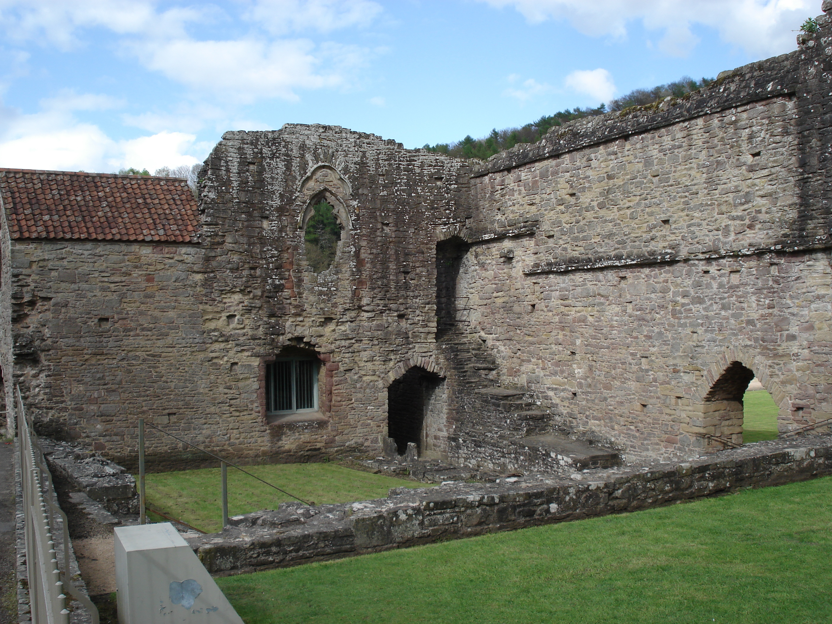 Picture United Kingdom Tintern 2006-05 27 - Discovery Tintern