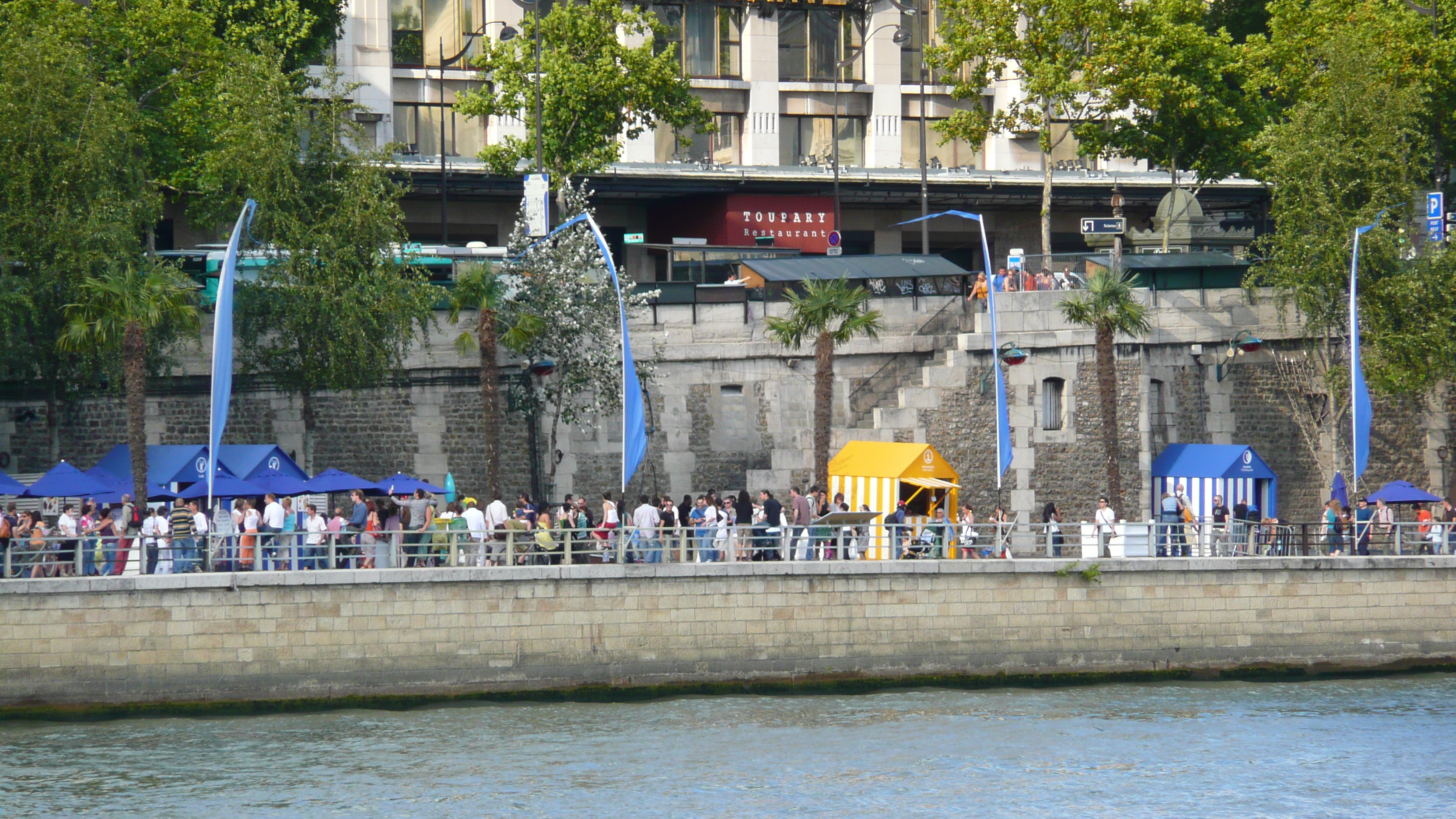 Picture France Paris La seine banks 2007-07 2 - Around La seine banks