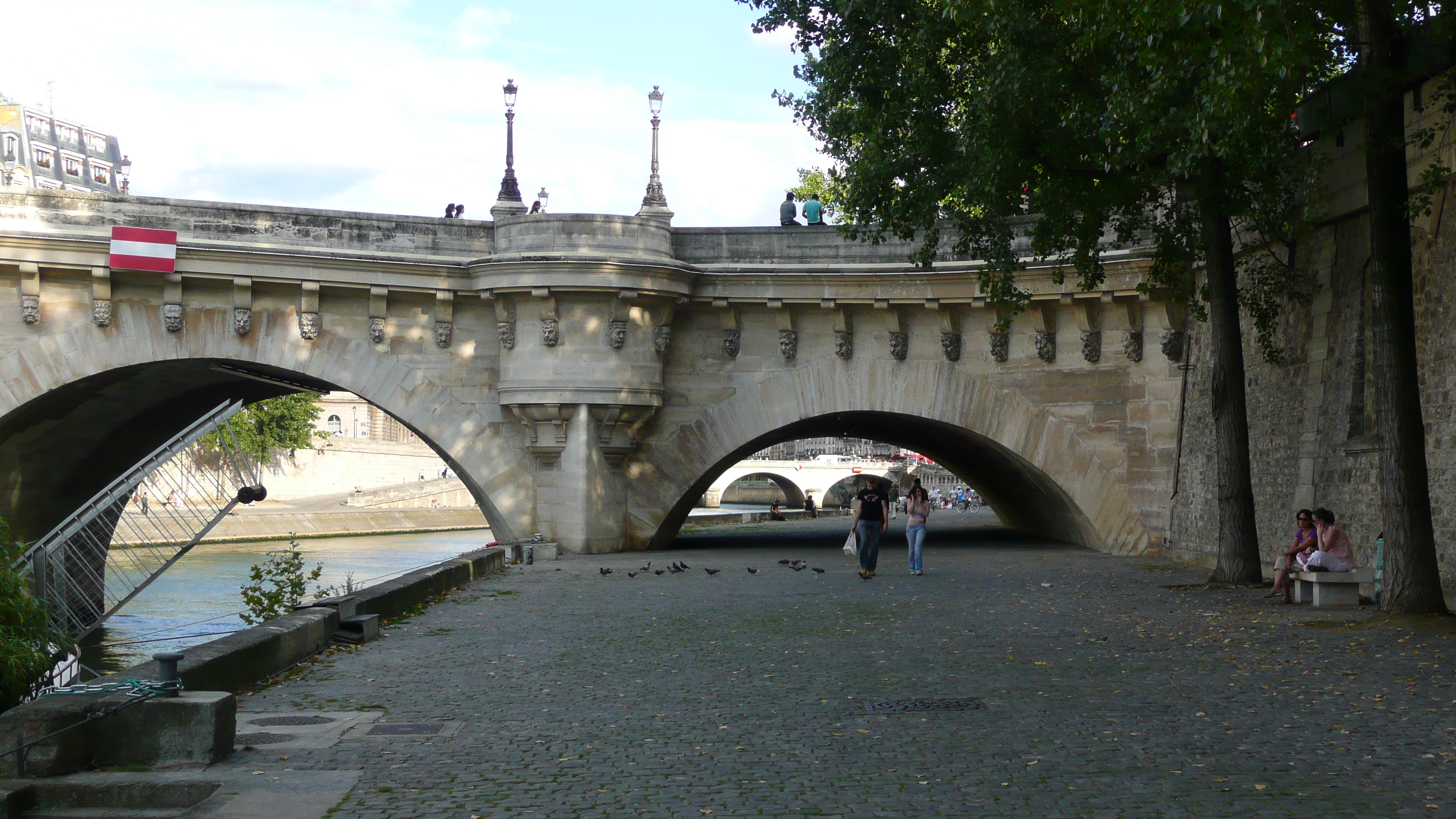 Picture France Paris La seine banks 2007-07 4 - Recreation La seine banks