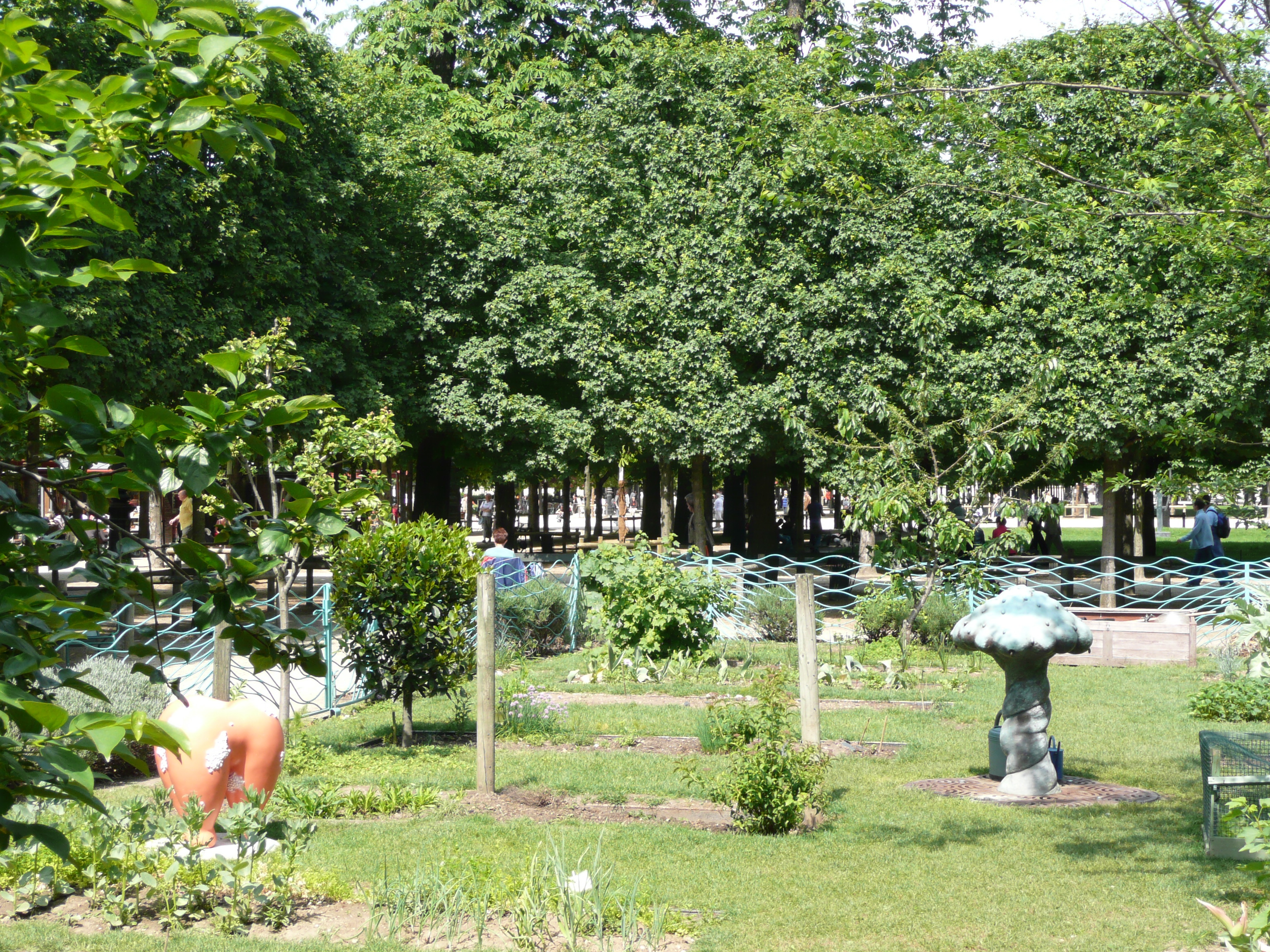 Picture France Paris Garden of Tuileries 2007-05 337 - Recreation Garden of Tuileries