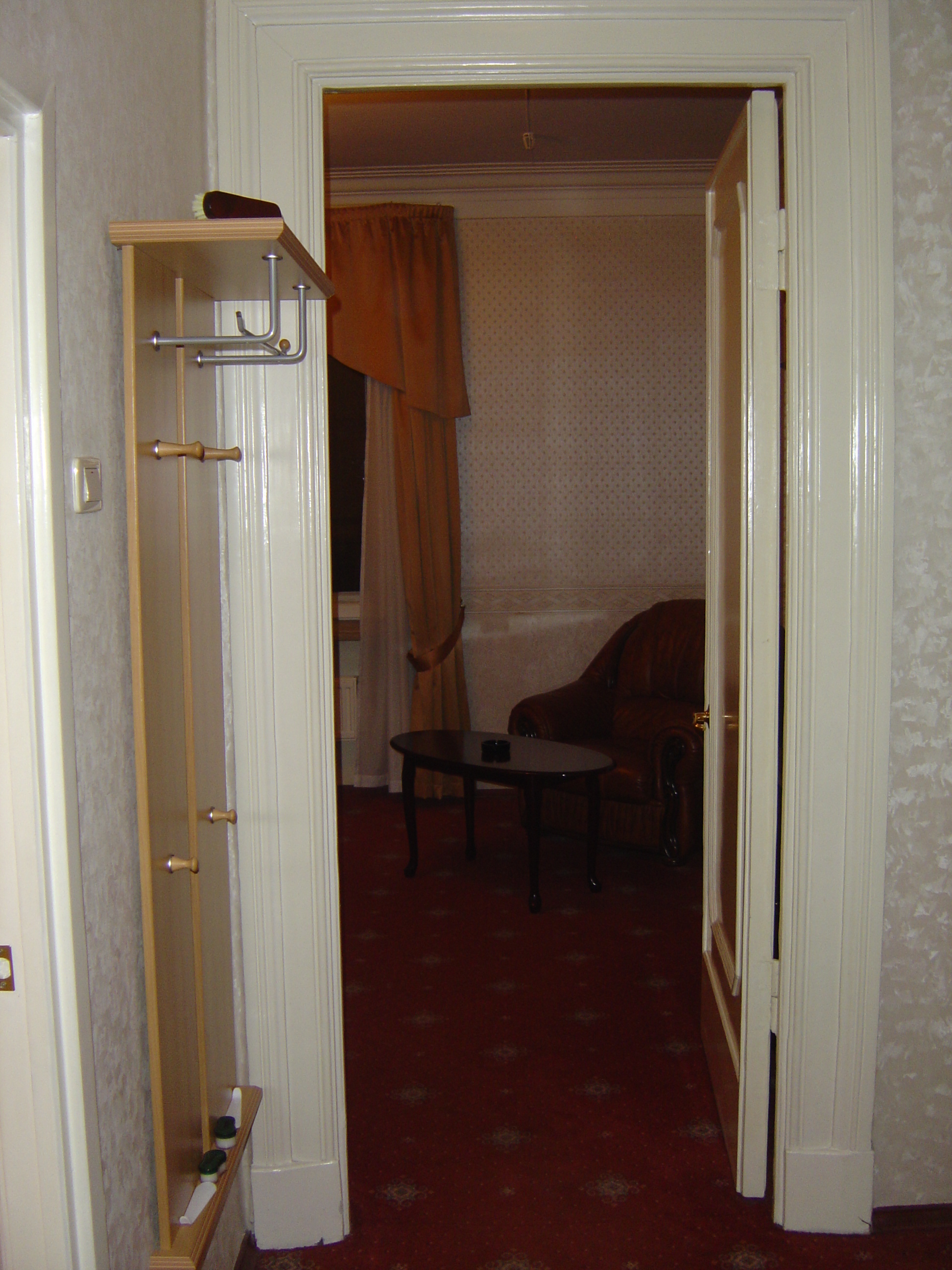 Picture Russia Moscow Budapest Hotel 2005-04 1 - Tours Budapest Hotel