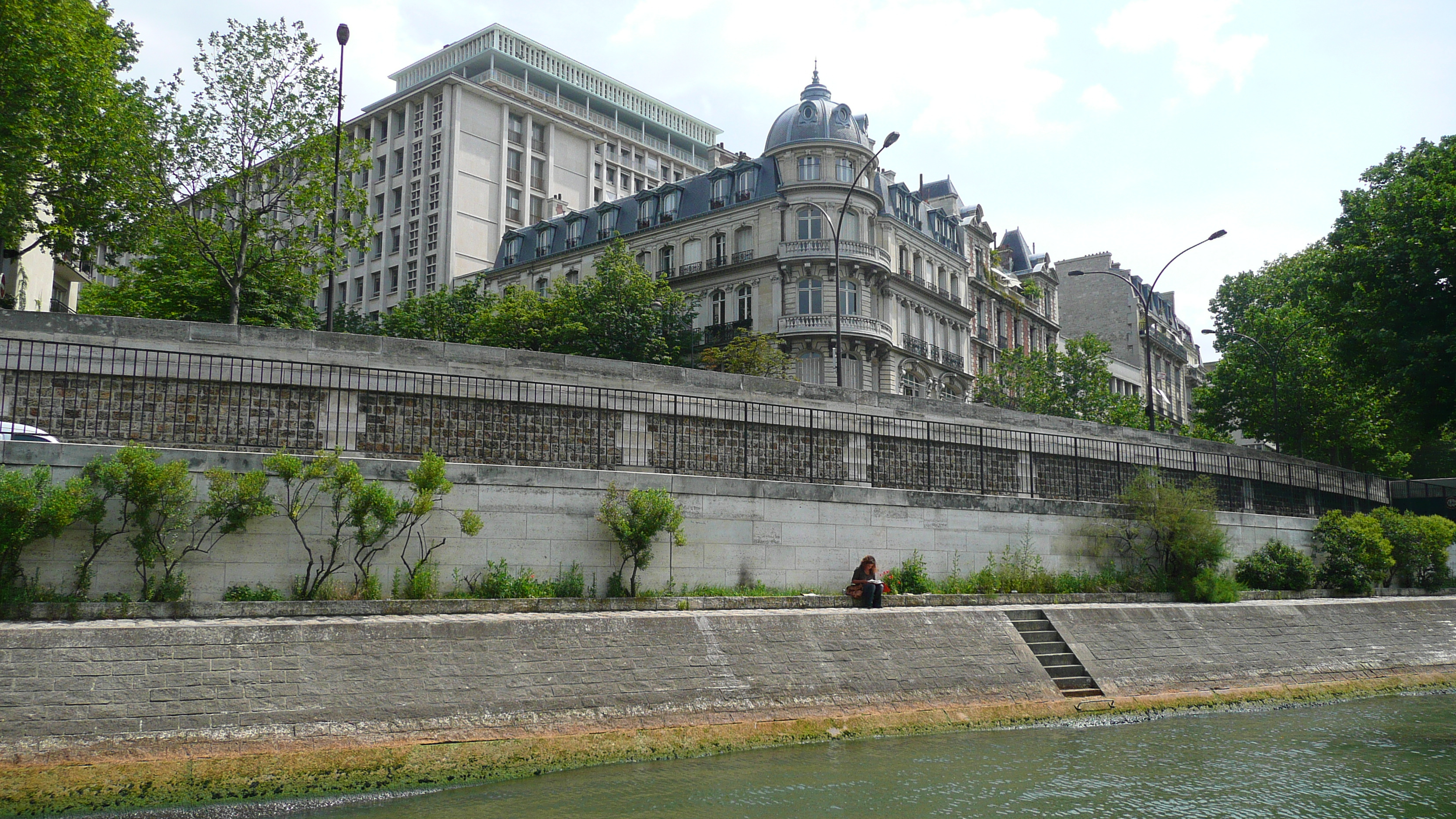 Picture France Paris Seine river 2007-06 86 - Tour Seine river