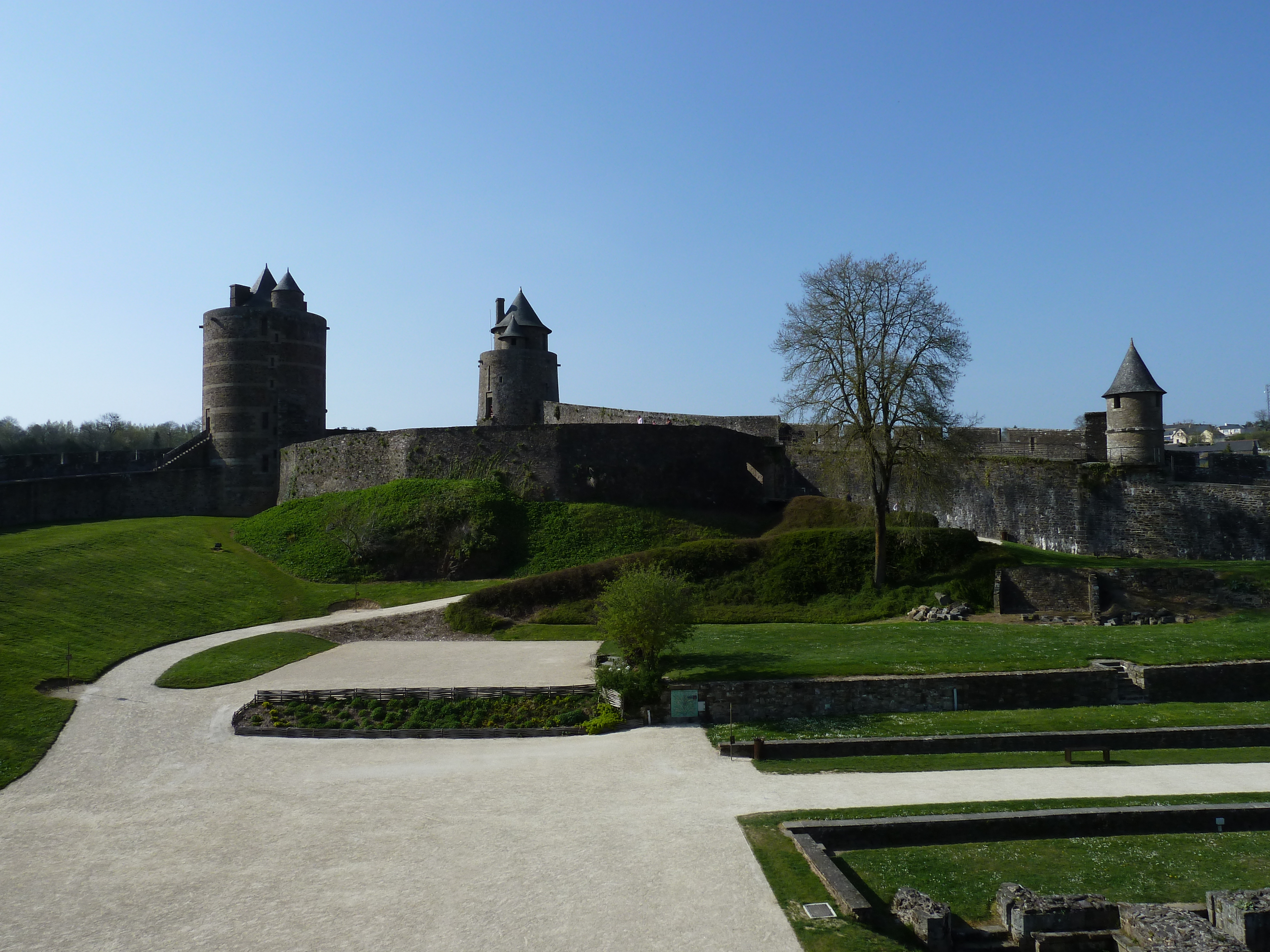 Picture France Fougeres 2010-04 51 - Recreation Fougeres