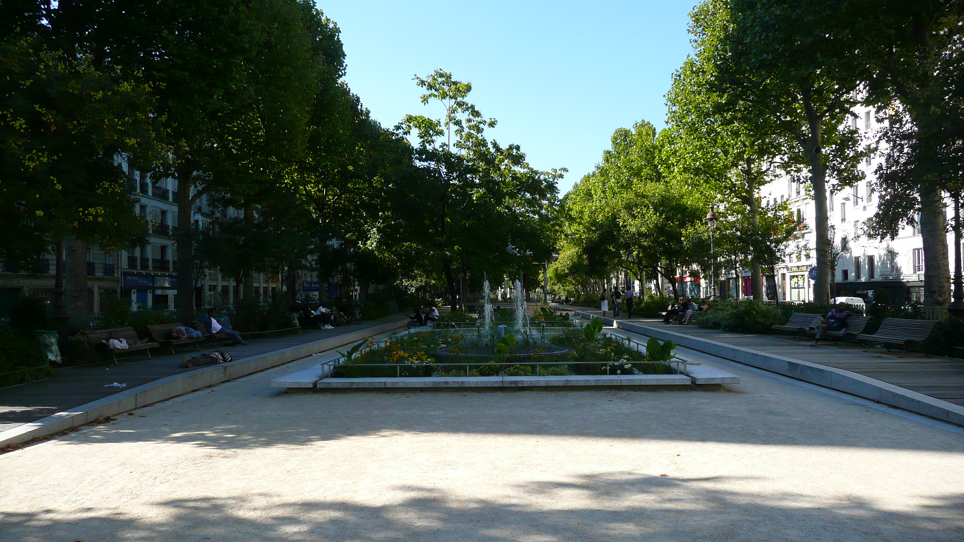 Picture France Paris Canal St Martin 2007-08 29 - Around Canal St Martin