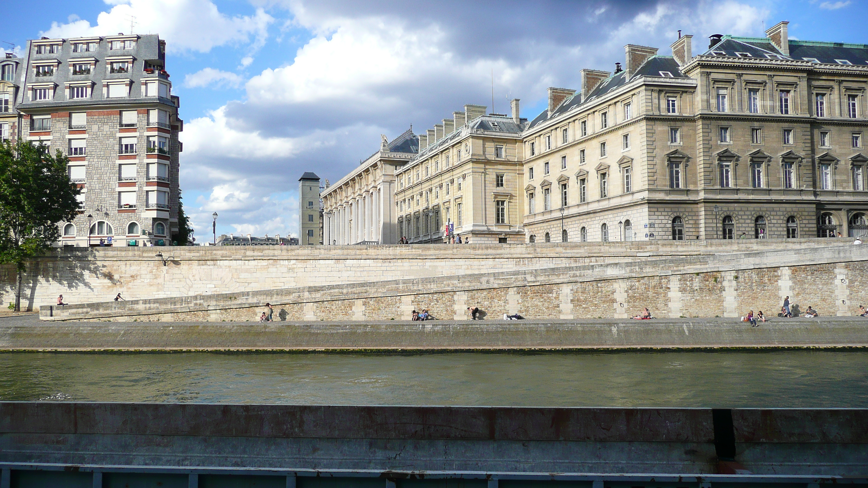 Picture France Paris La seine banks 2007-07 18 - Tour La seine banks