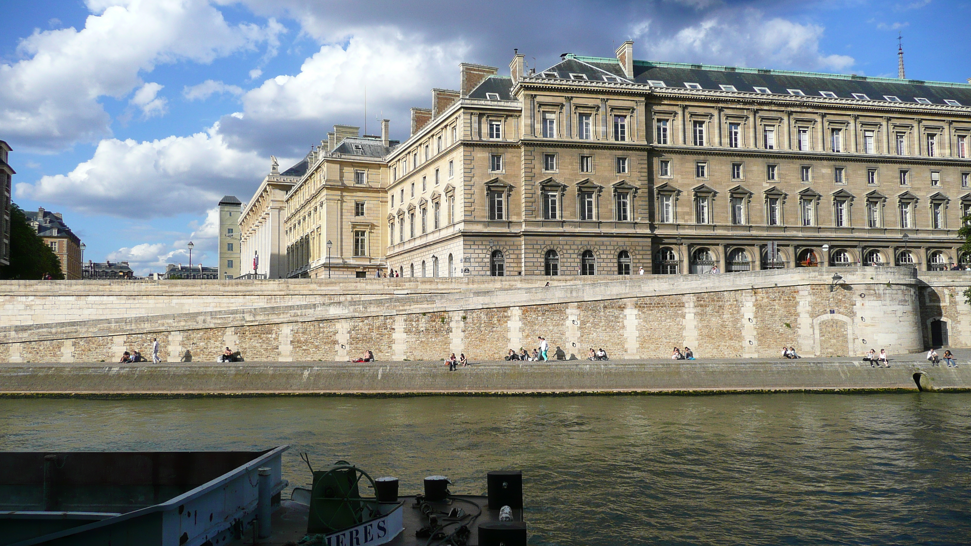 Picture France Paris La seine banks 2007-07 15 - Tour La seine banks