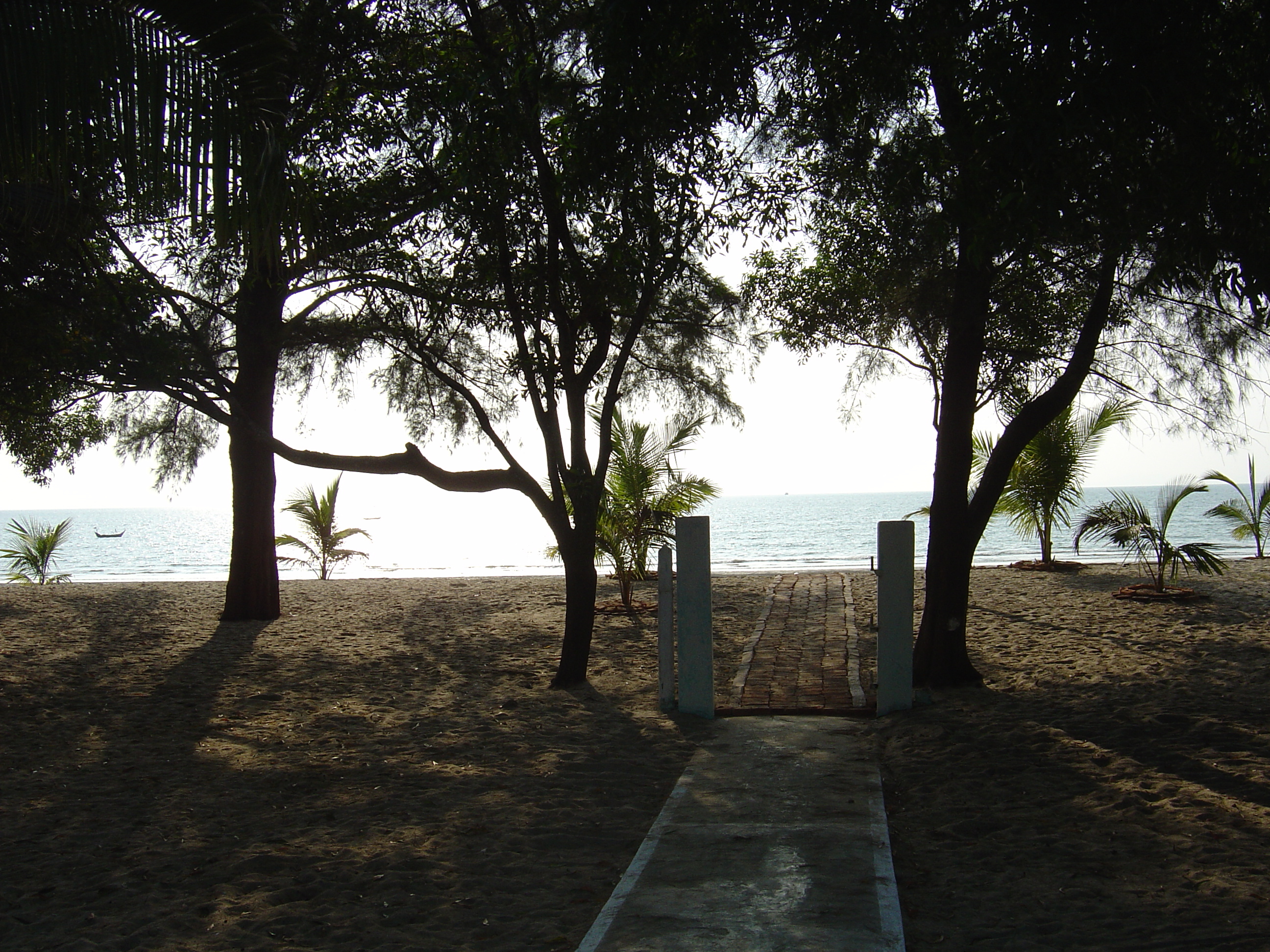 Picture Myanmar Maungmagan beach 2005-01 54 - Discovery Maungmagan beach