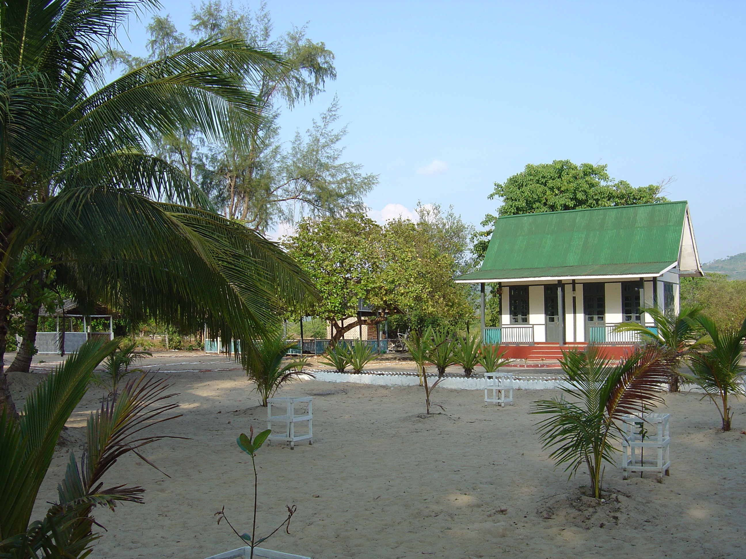 Picture Myanmar Maungmagan beach 2005-01 57 - Recreation Maungmagan beach