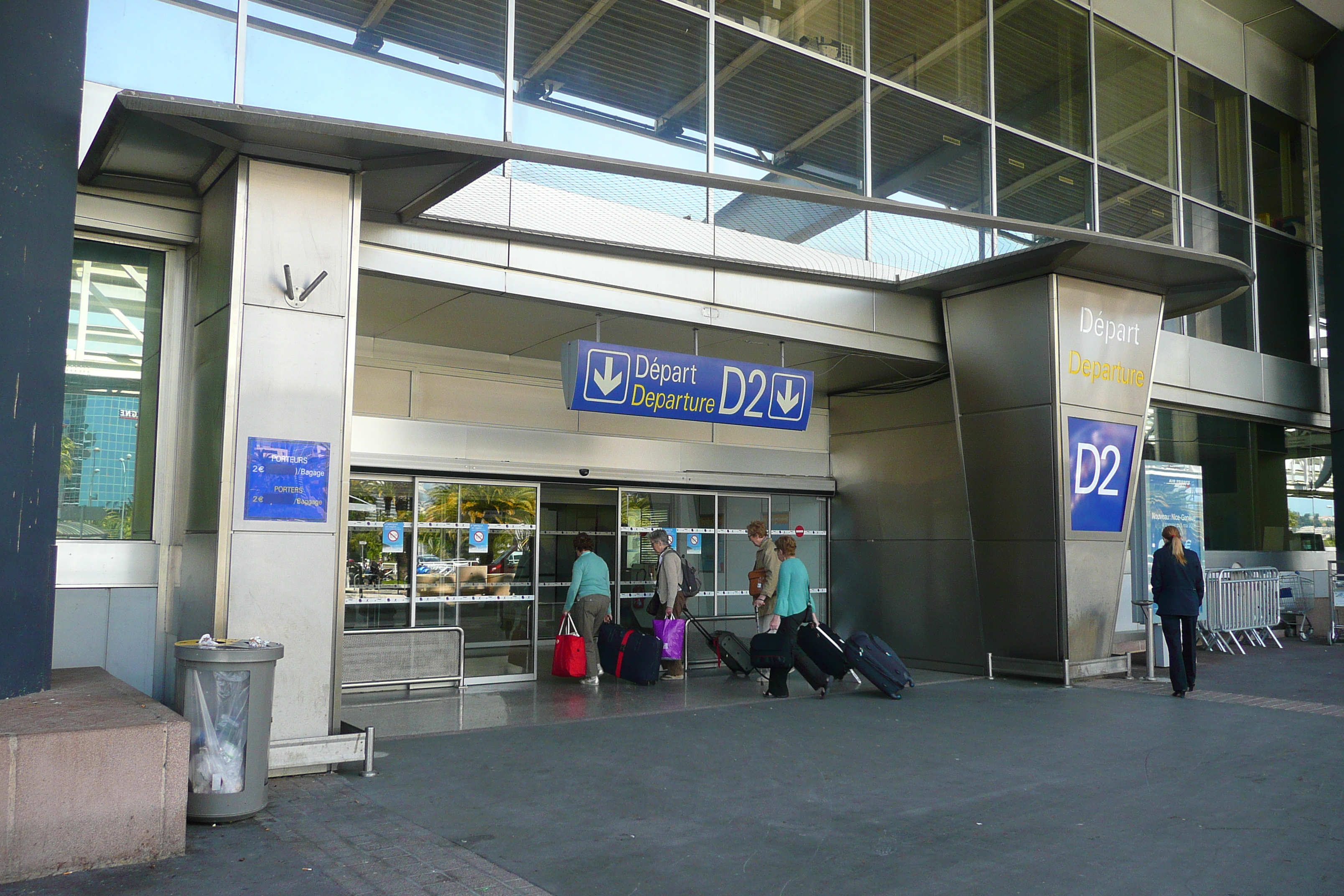 Picture France Nice Airport 2008-04 4 - Tour Nice Airport