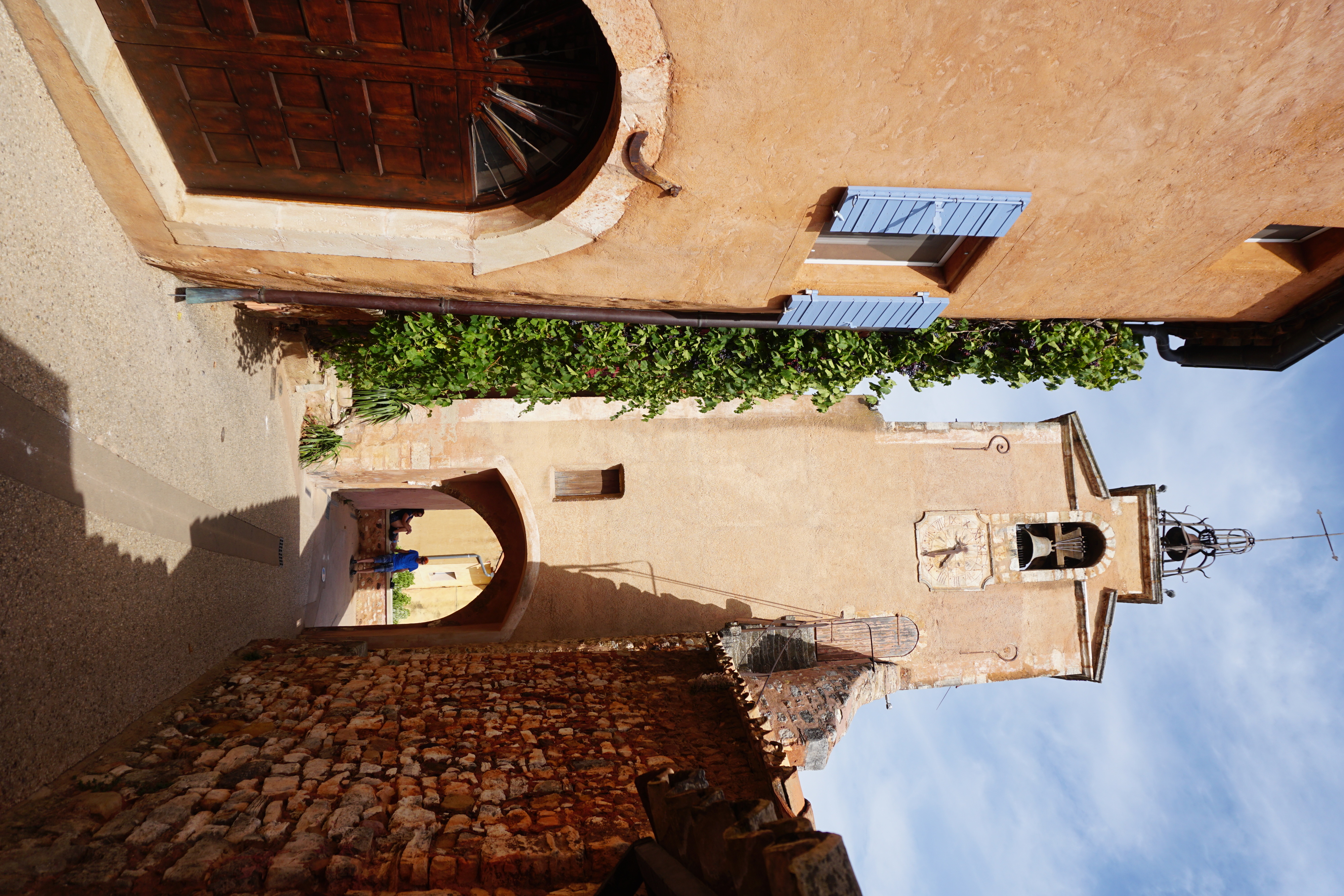 Picture France Roussillon 2017-08 36 - History Roussillon