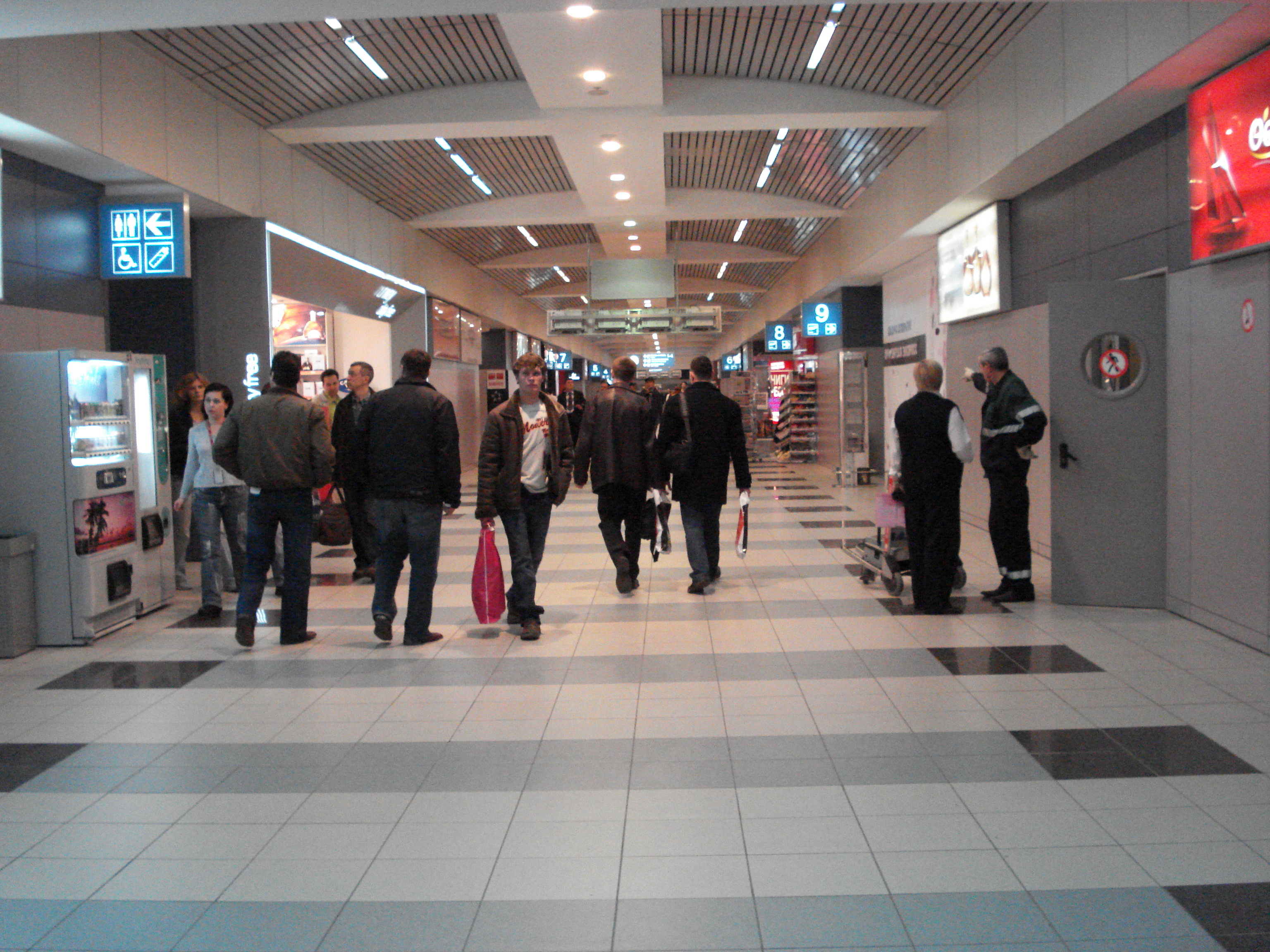 Picture Russia Domodedovo Airport 2007-03 1 - Tour Domodedovo Airport