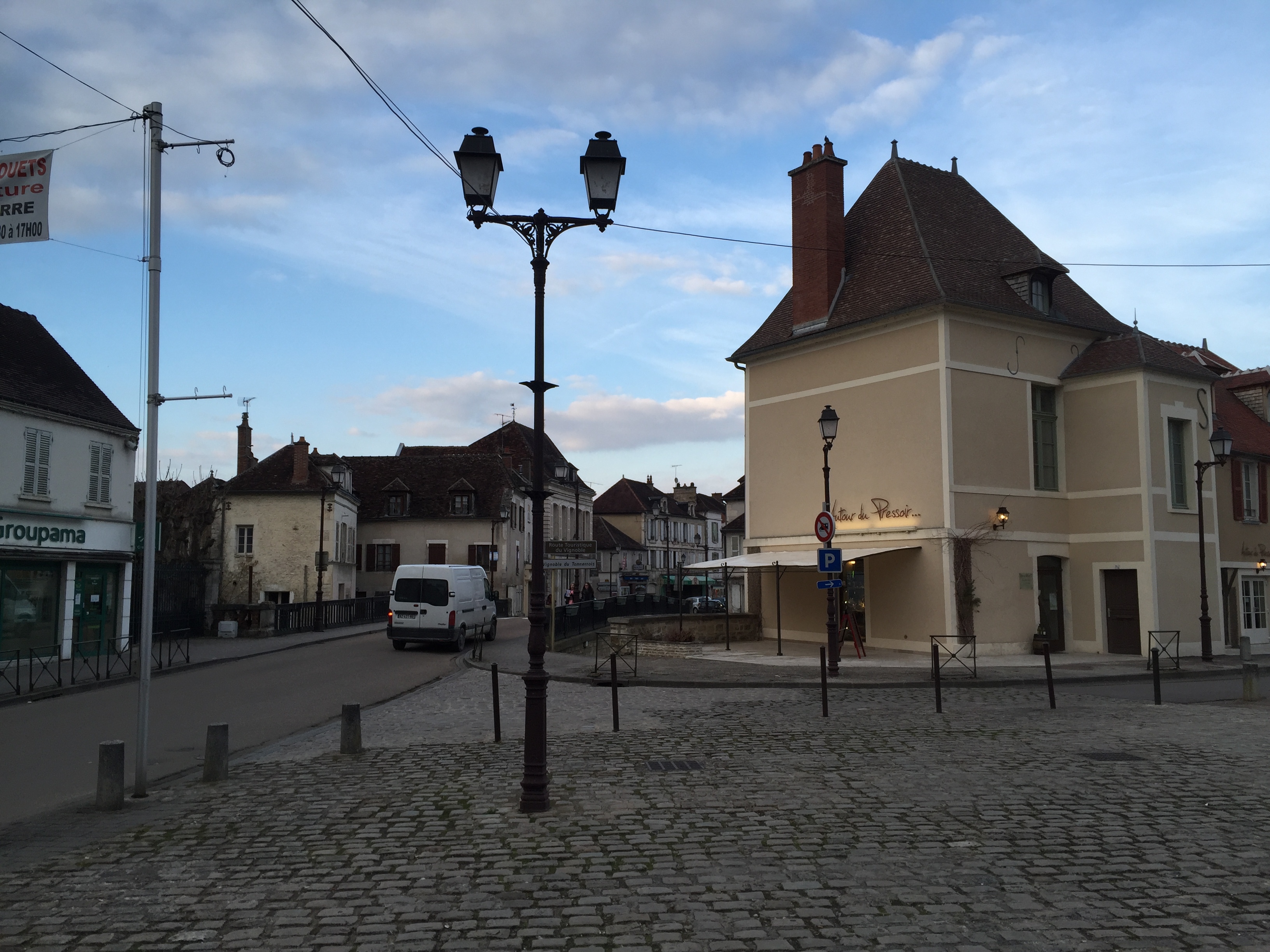 Picture France Tonnerre 2016-02 1 - Tour Tonnerre