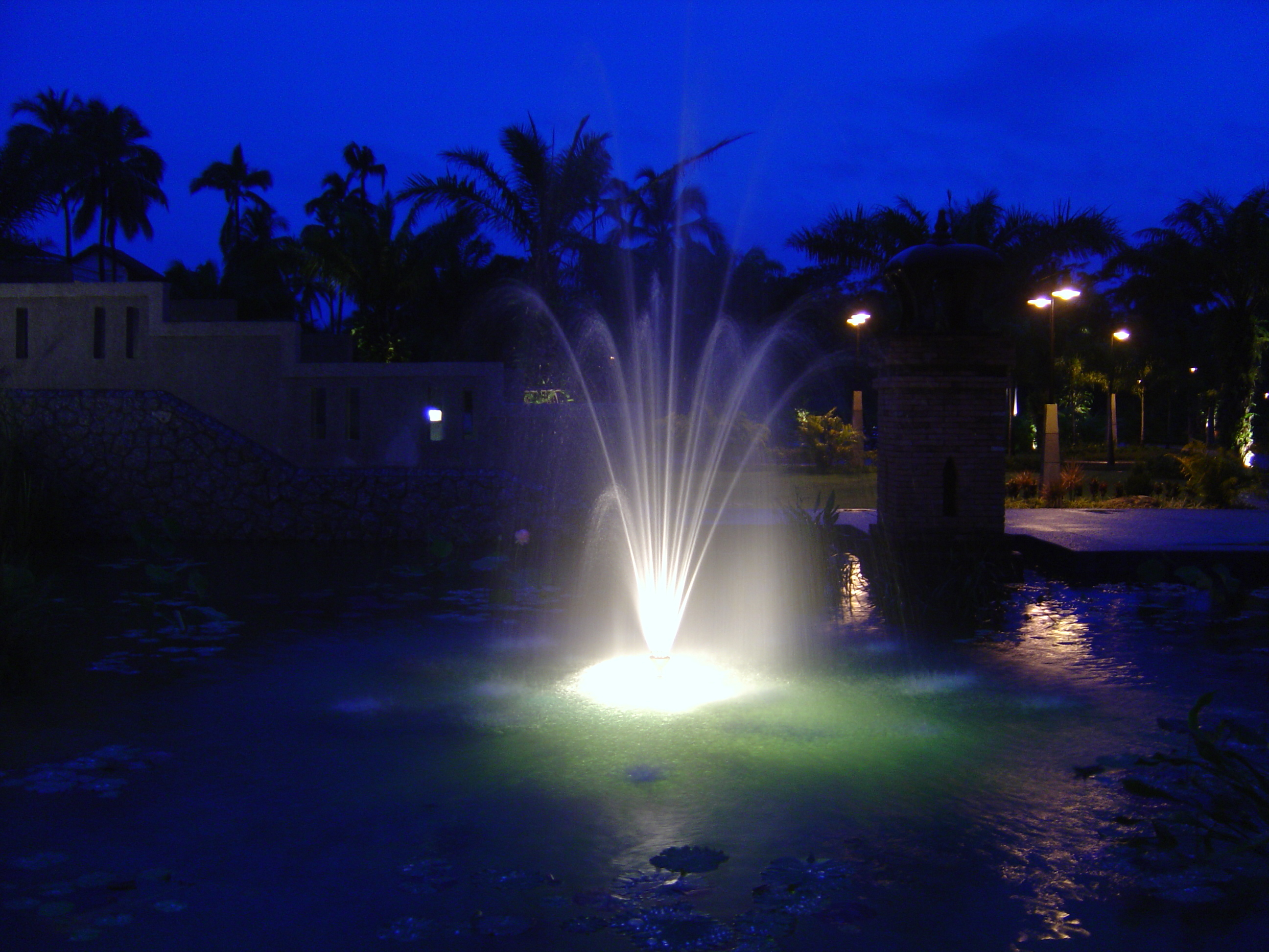 Picture Thailand Khao Lak Meridien Khao Lak Hotel By Night 2005-12 19 - Journey By Night