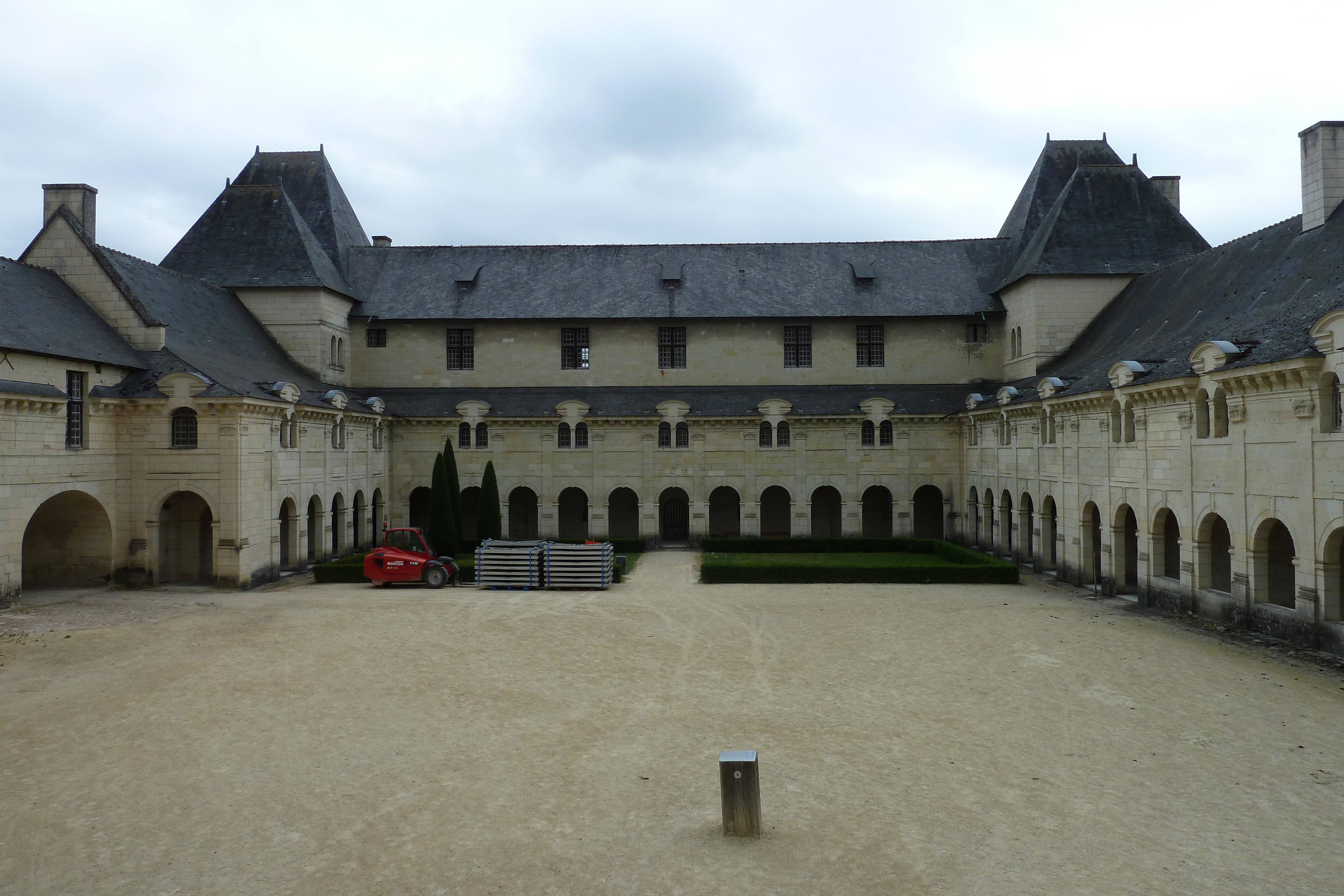 Picture France Fontevraux 2011-05 79 - History Fontevraux