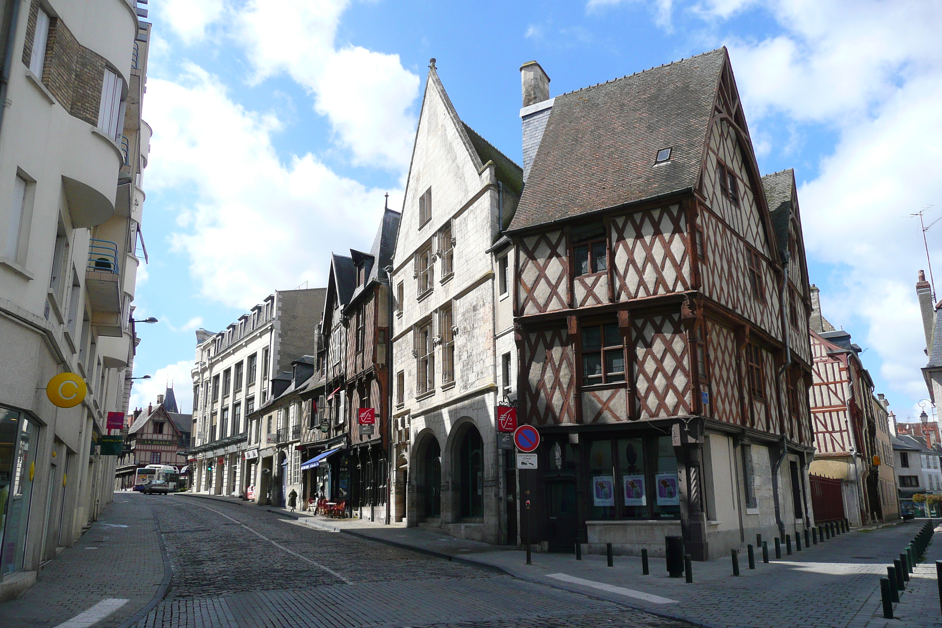 Picture France Bourges 2008-04 98 - Tour Bourges