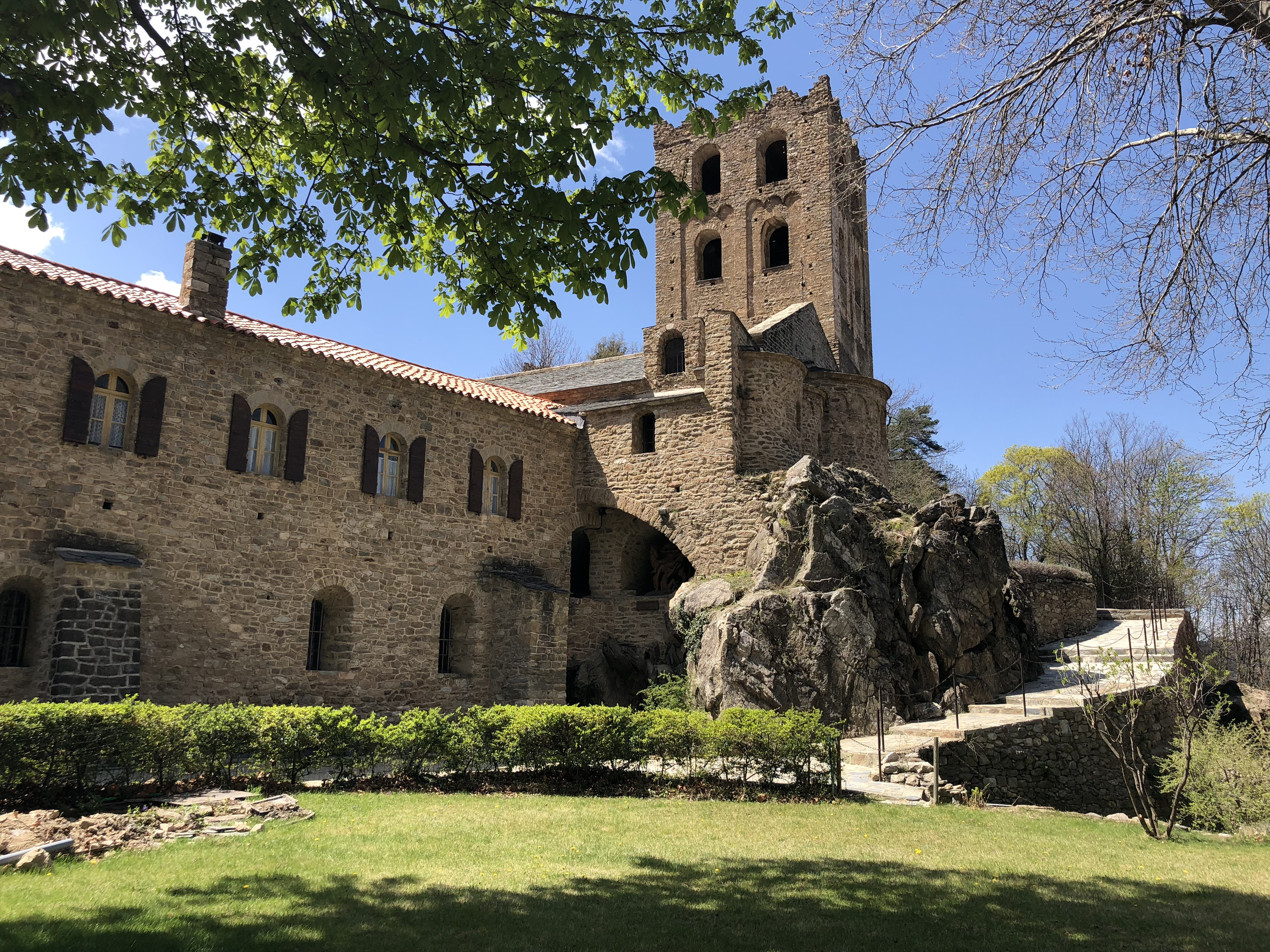 Picture France Abbaye Saint Martin du Canigou 2018-04 47 - Recreation Abbaye Saint Martin du Canigou