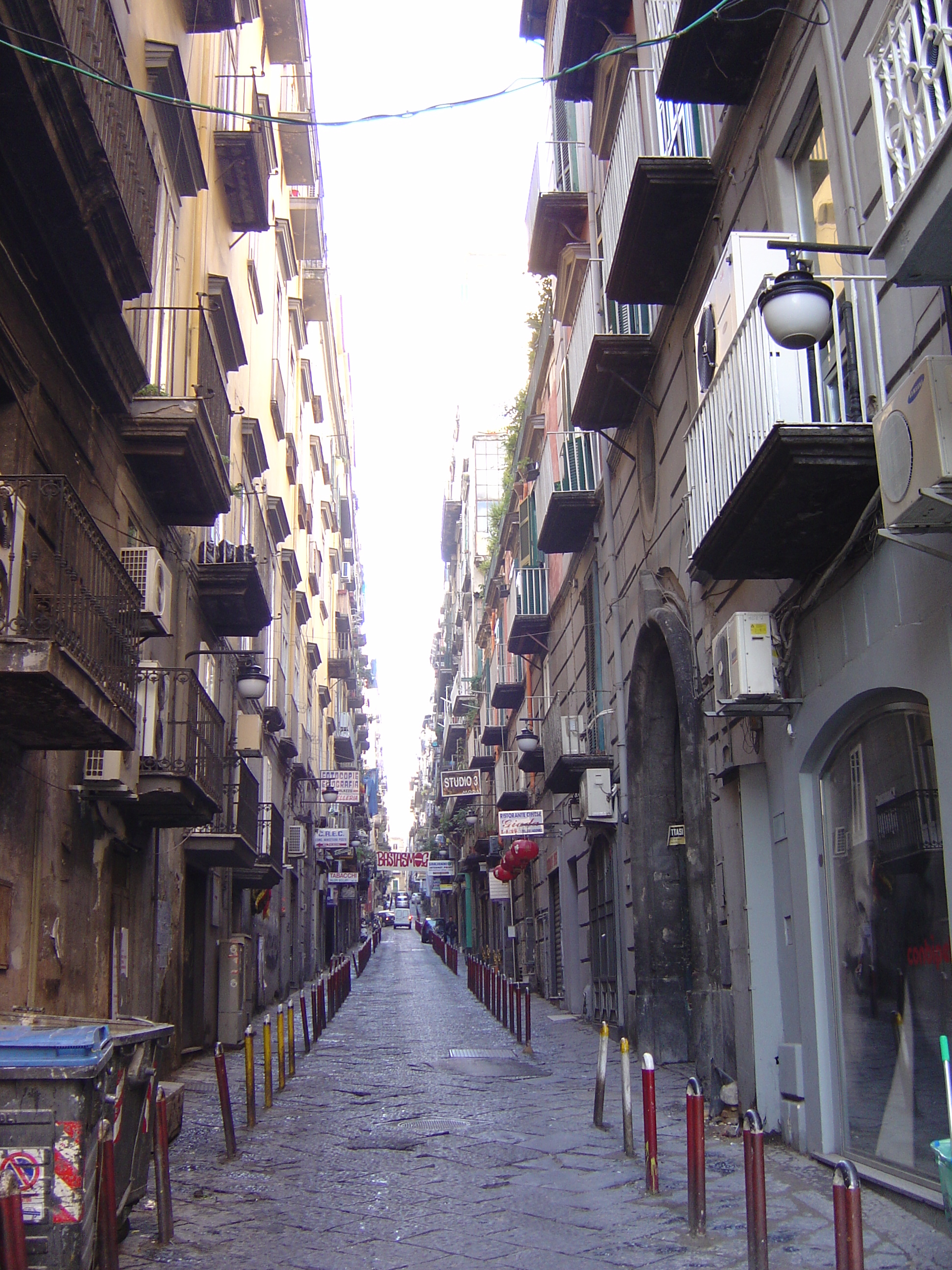 Picture Italy Napoli 2004-11 18 - Center Napoli