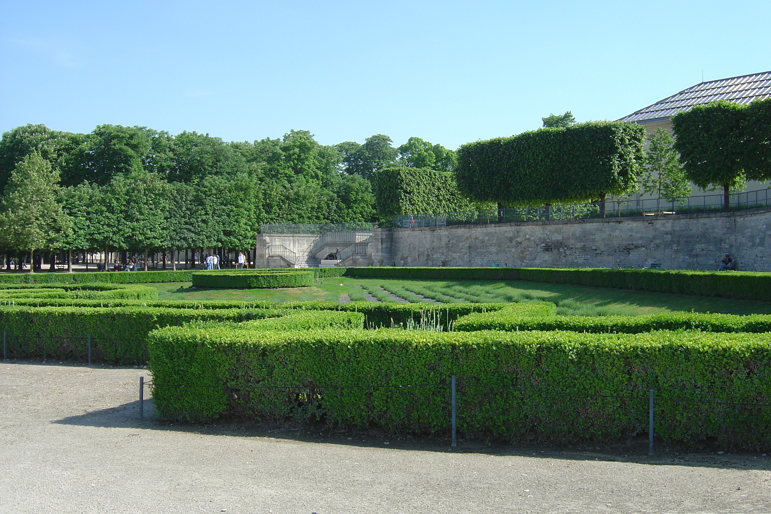 Picture France Paris Garden of Tuileries 2007-05 276 - Center Garden of Tuileries