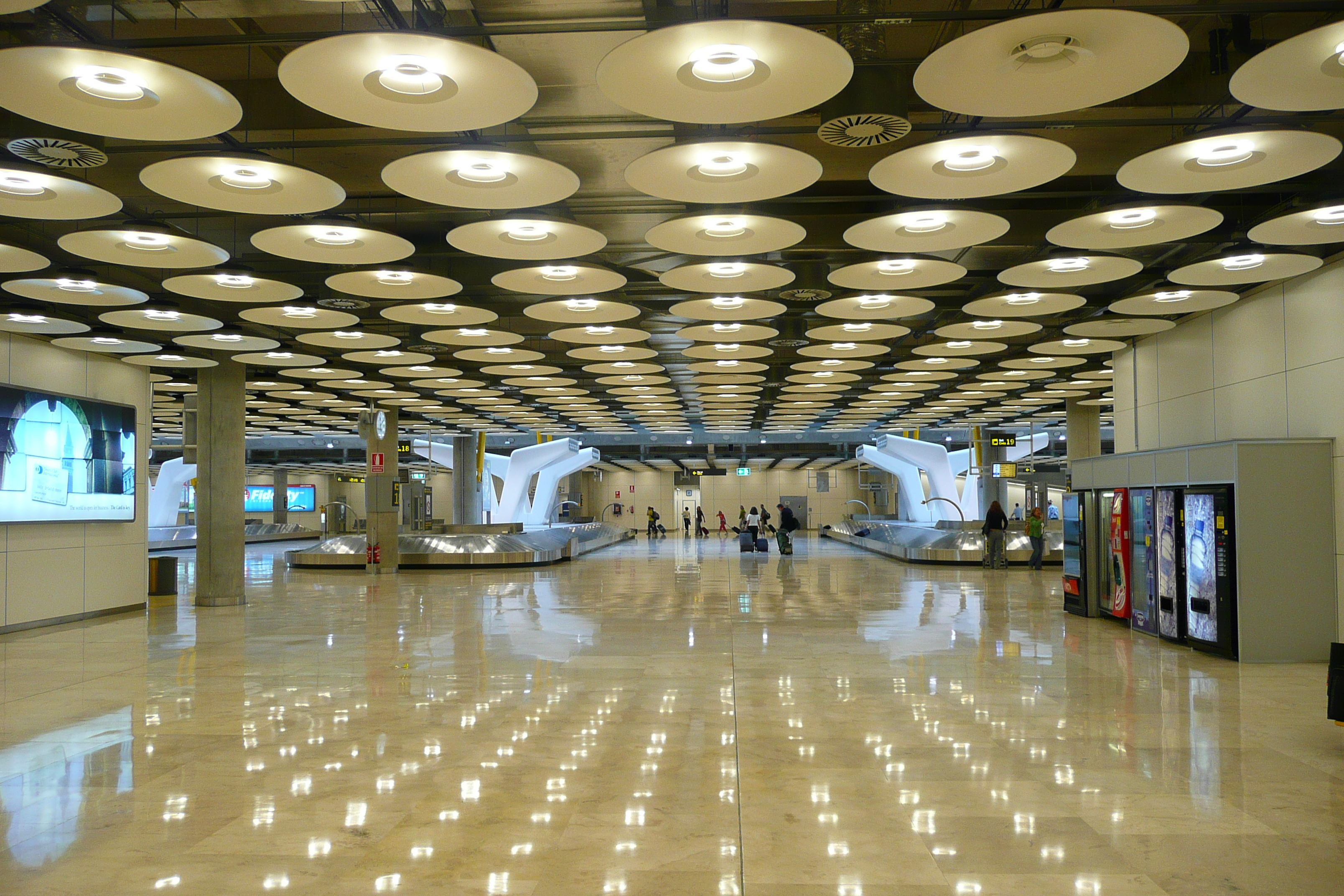 Picture Spain Madrid Barajas Airport 2007-09 75 - Discovery Barajas Airport