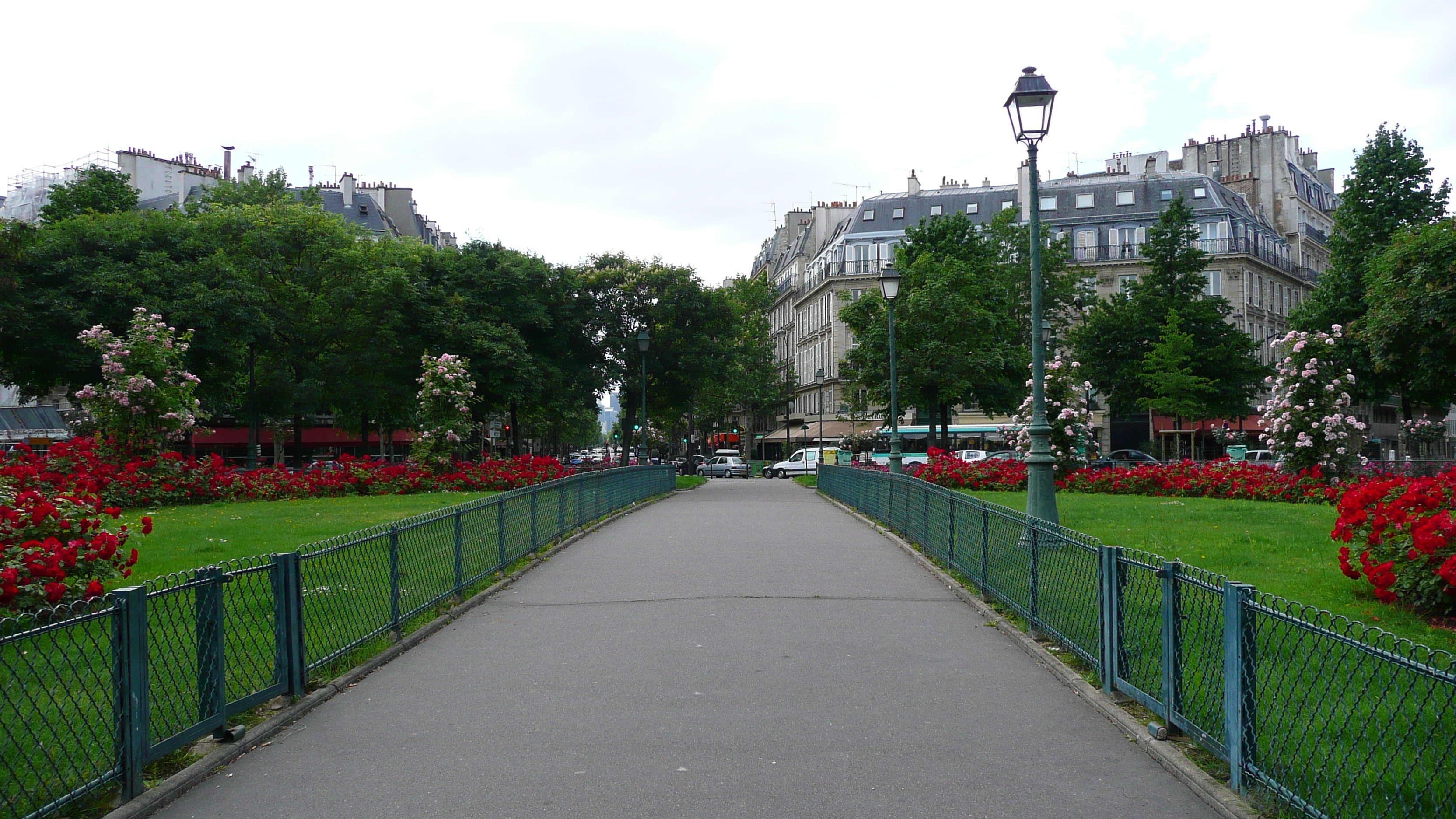 Picture France Paris 17th Arrondissement Place Pereire 2007-05 18 - Tours Place Pereire