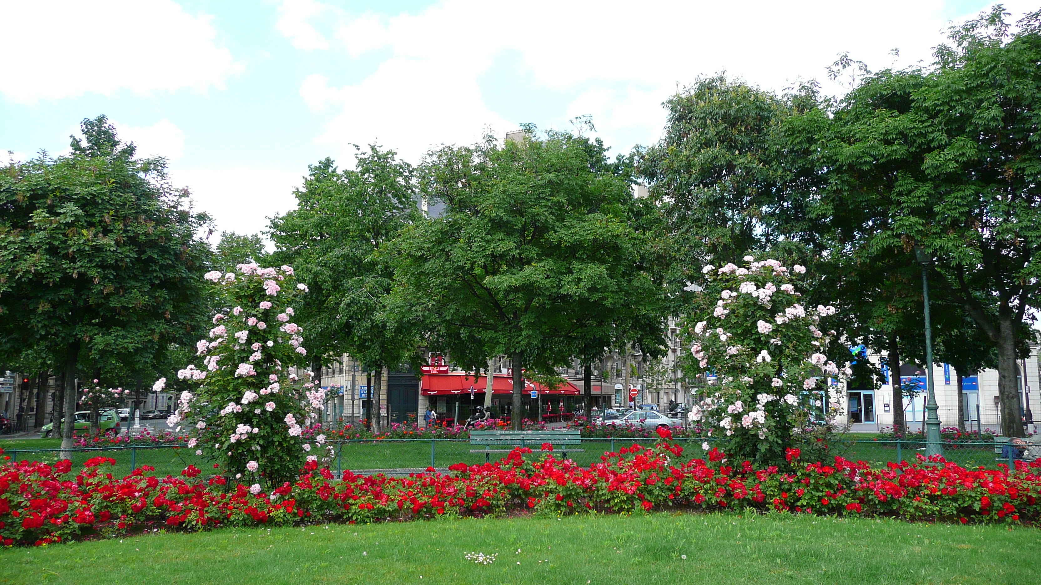 Picture France Paris 17th Arrondissement Place Pereire 2007-05 33 - Tours Place Pereire