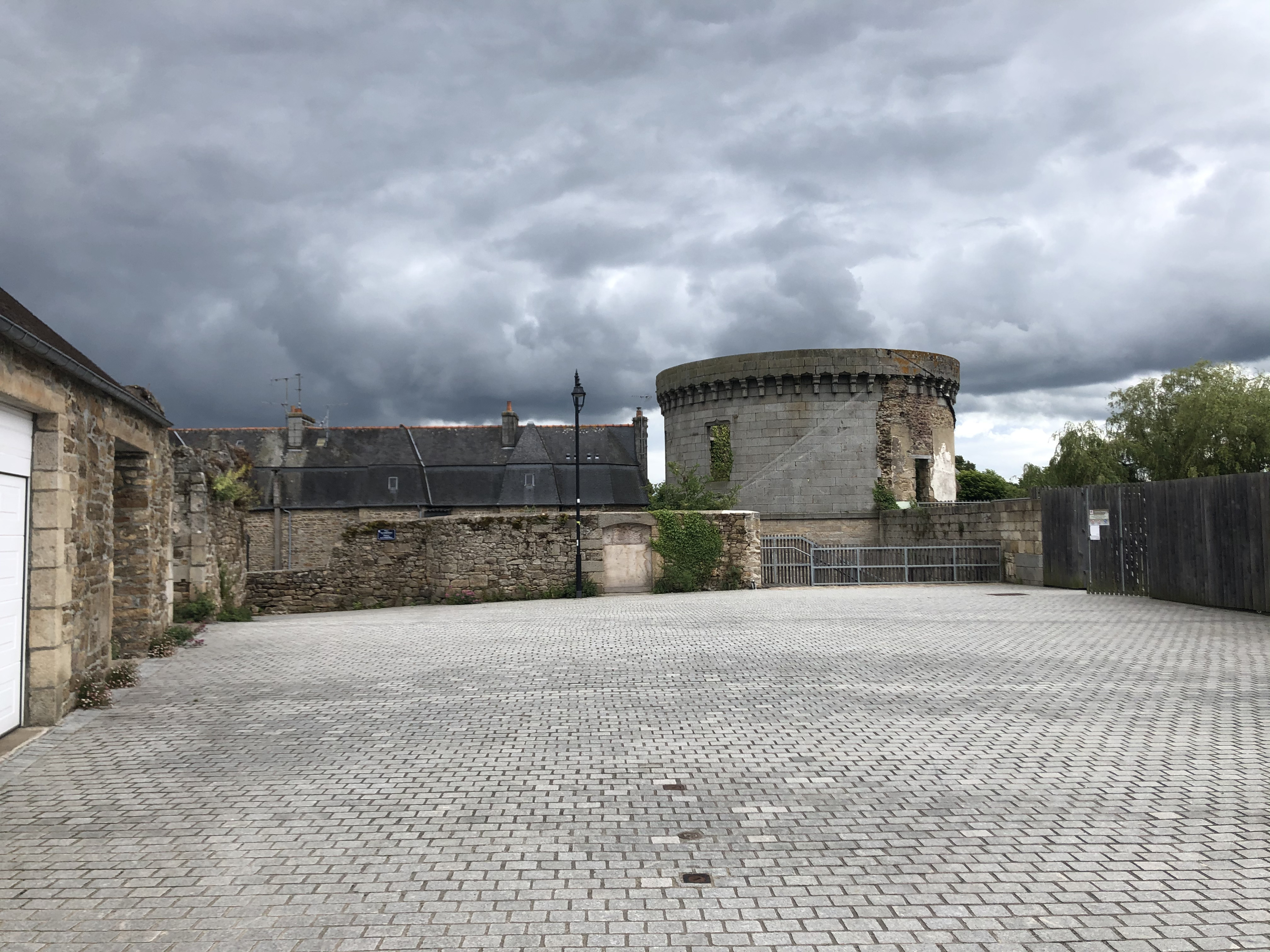 Picture France Guingamp 2020-06 9 - Center Guingamp