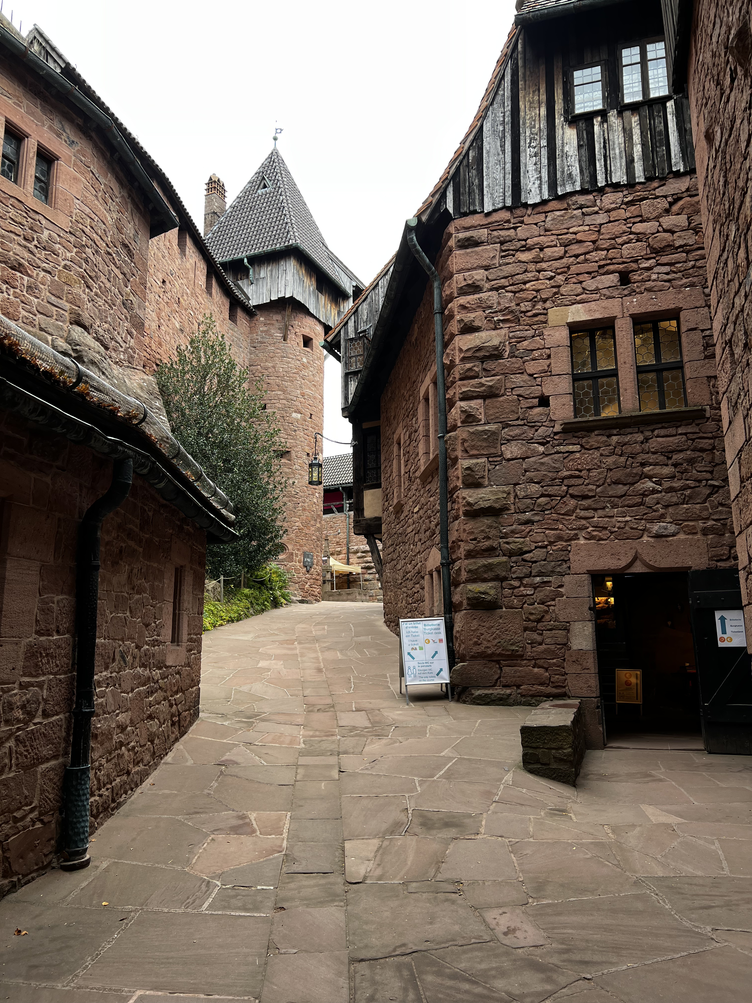 Picture France Koenigsbourg Castle 2023-10 115 - Recreation Koenigsbourg Castle