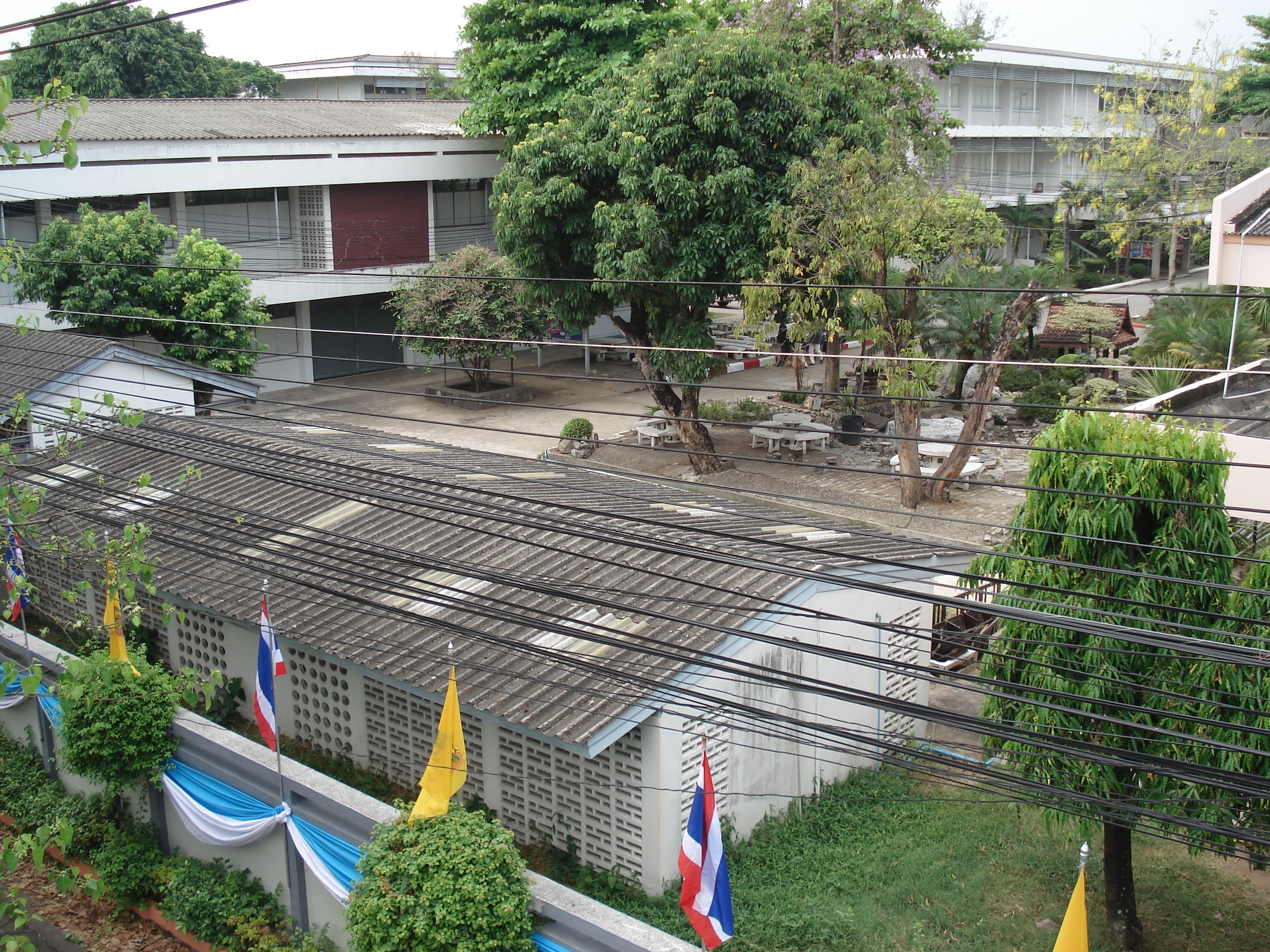 Picture Thailand Chiang Mai Inside Canal Arrak Road(Canal) 2006-04 14 - Center Arrak Road(Canal)