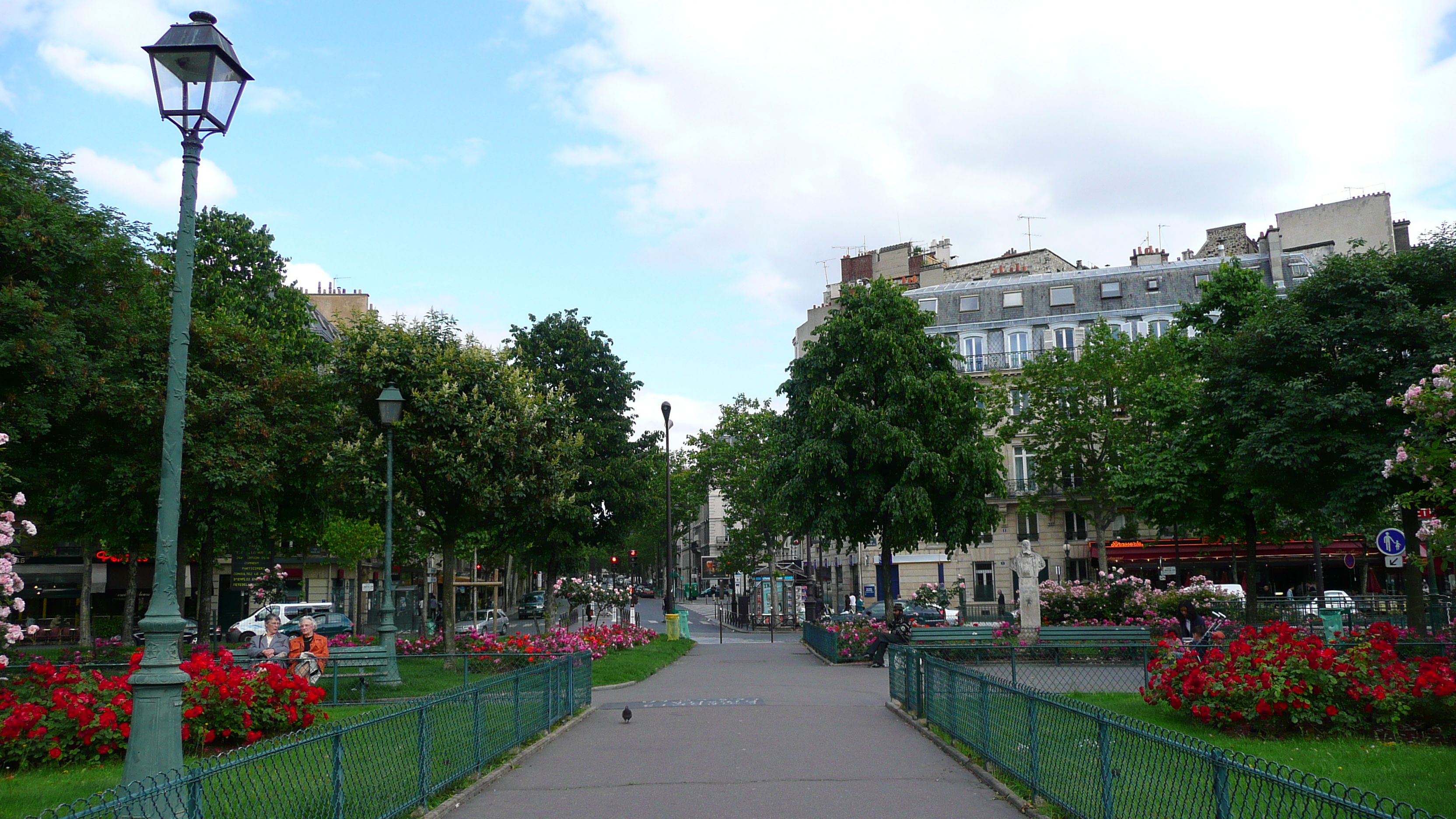 Picture France Paris 17th Arrondissement Place Pereire 2007-05 11 - Center Place Pereire