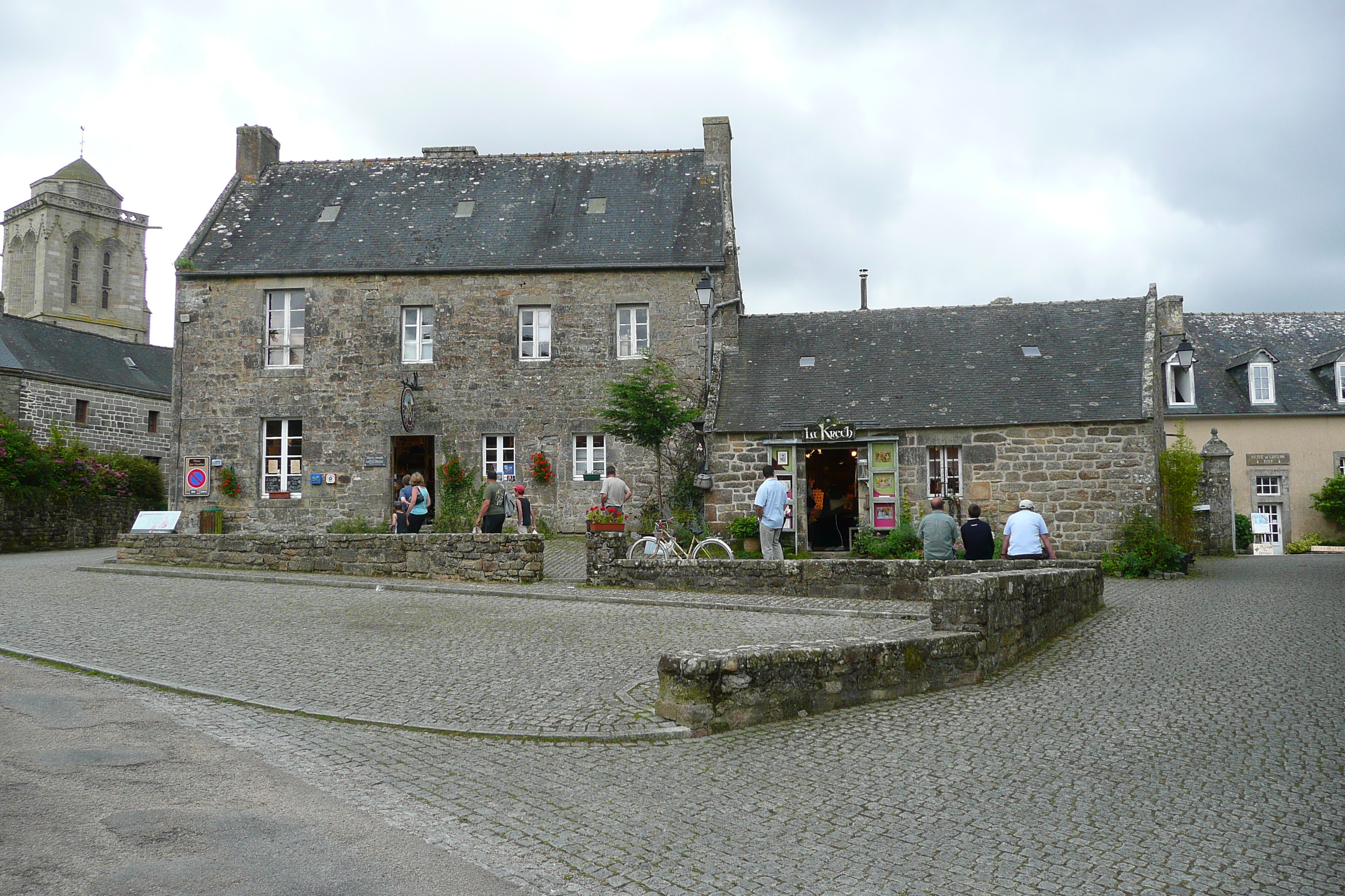 Picture France Locronan 2008-07 62 - Recreation Locronan