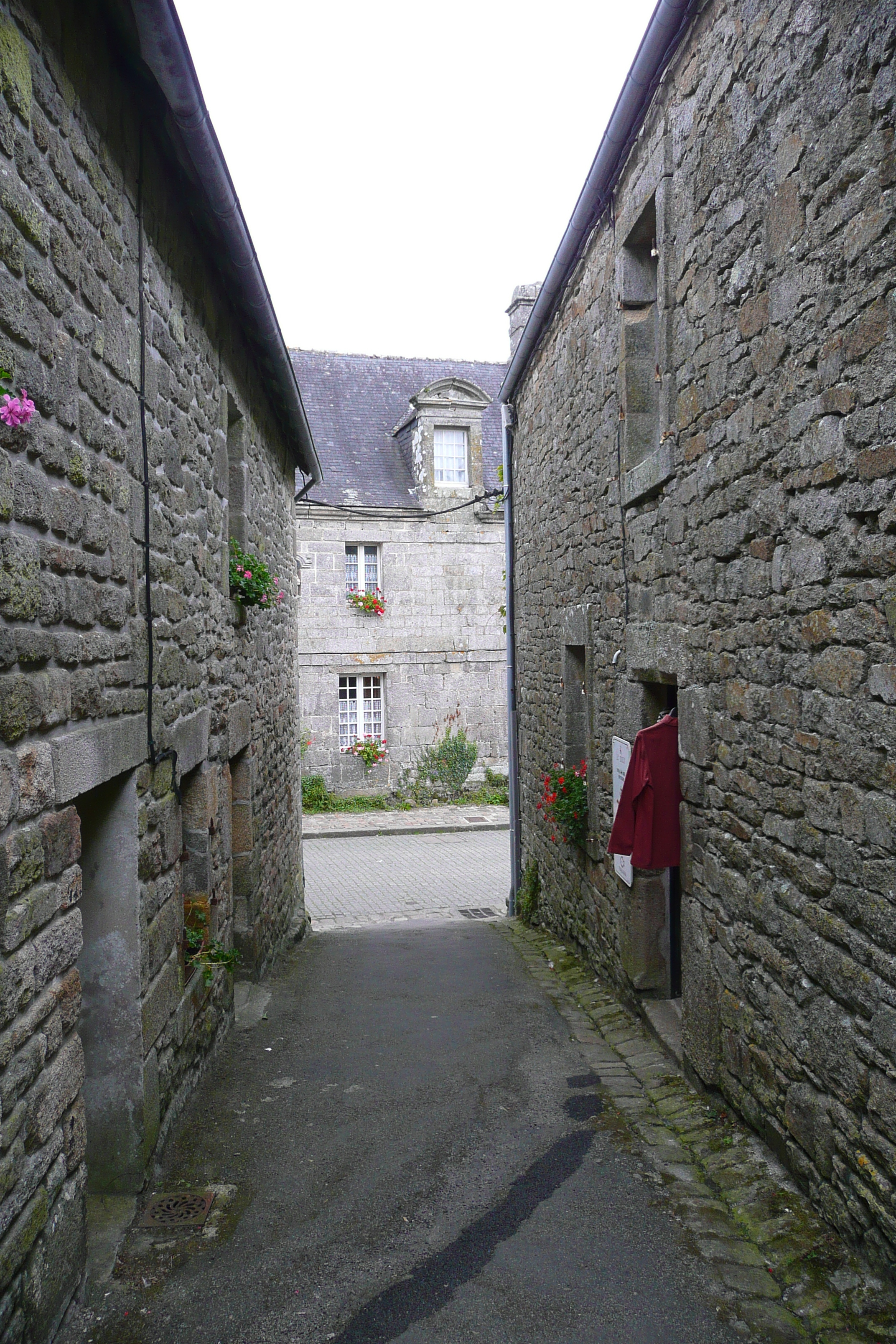 Picture France Locronan 2008-07 73 - Center Locronan