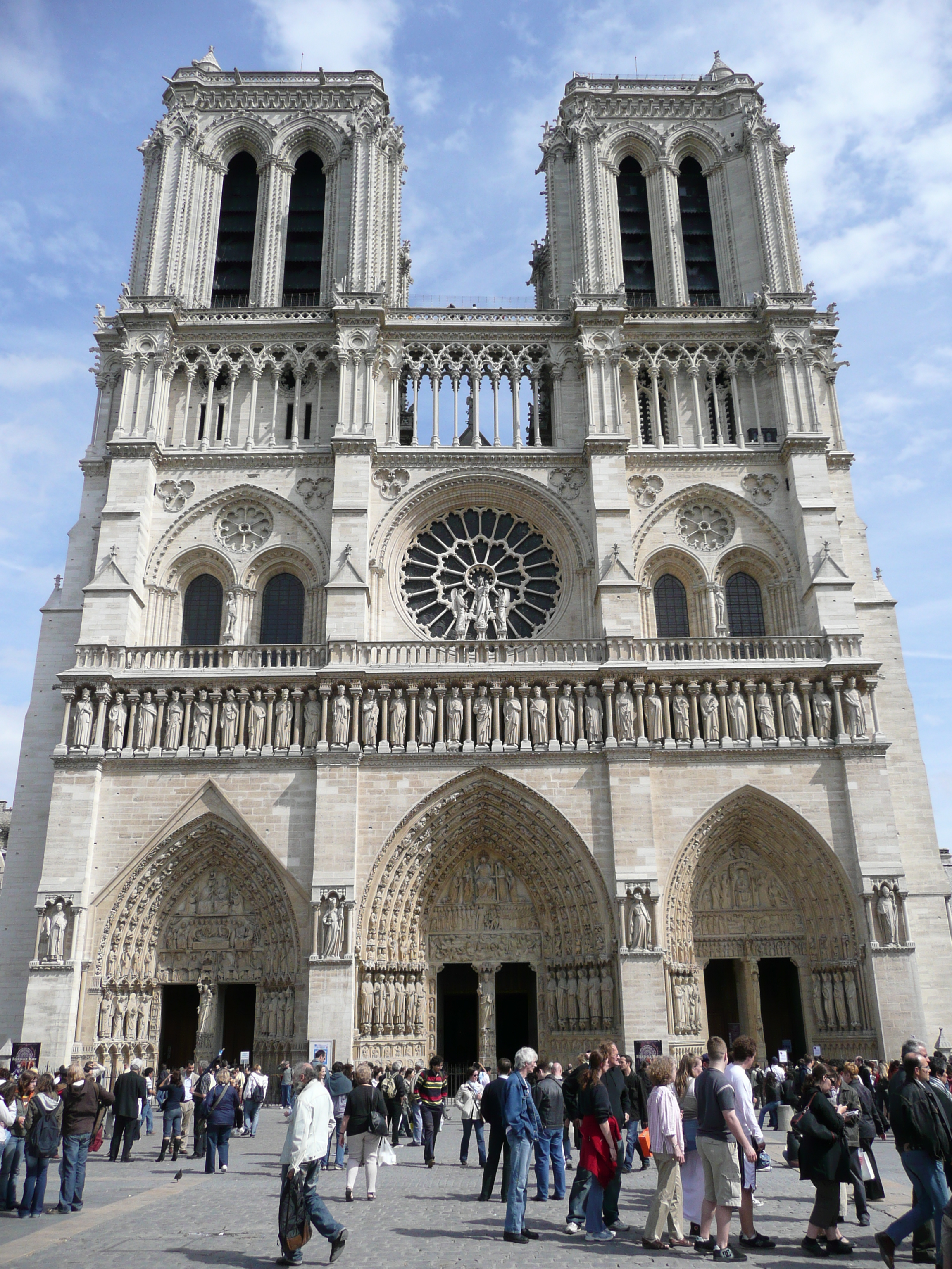 Picture France Paris Notre Dame 2007-05 15 - Around Notre Dame