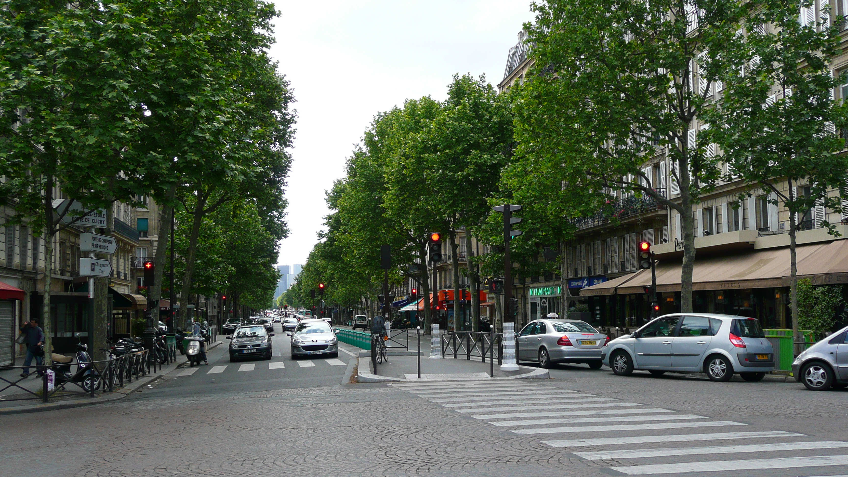 Picture France Paris 17th Arrondissement Place Pereire 2007-05 37 - Center Place Pereire