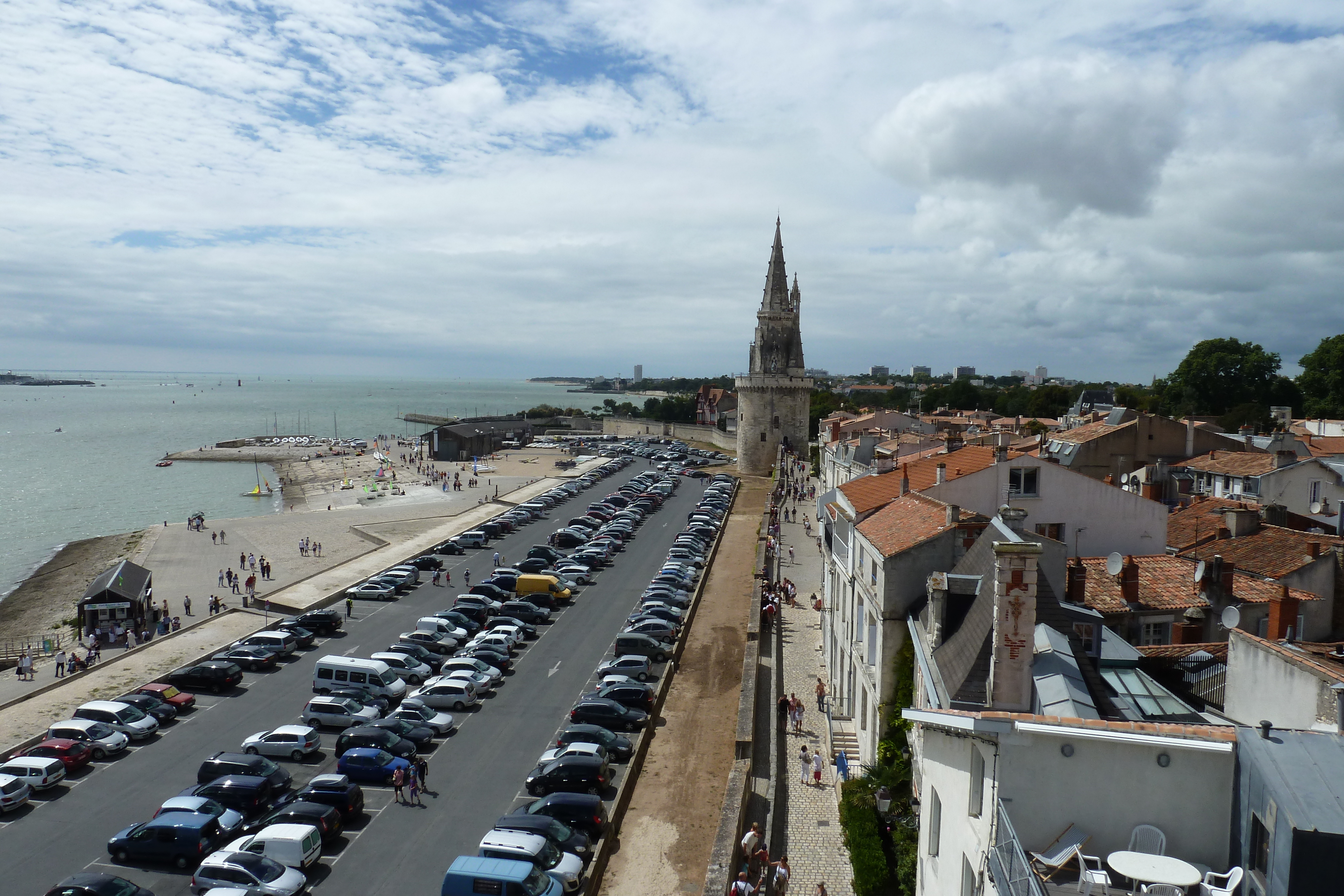 Picture France La Rochelle Chain Tower 2010-08 19 - Around Chain Tower