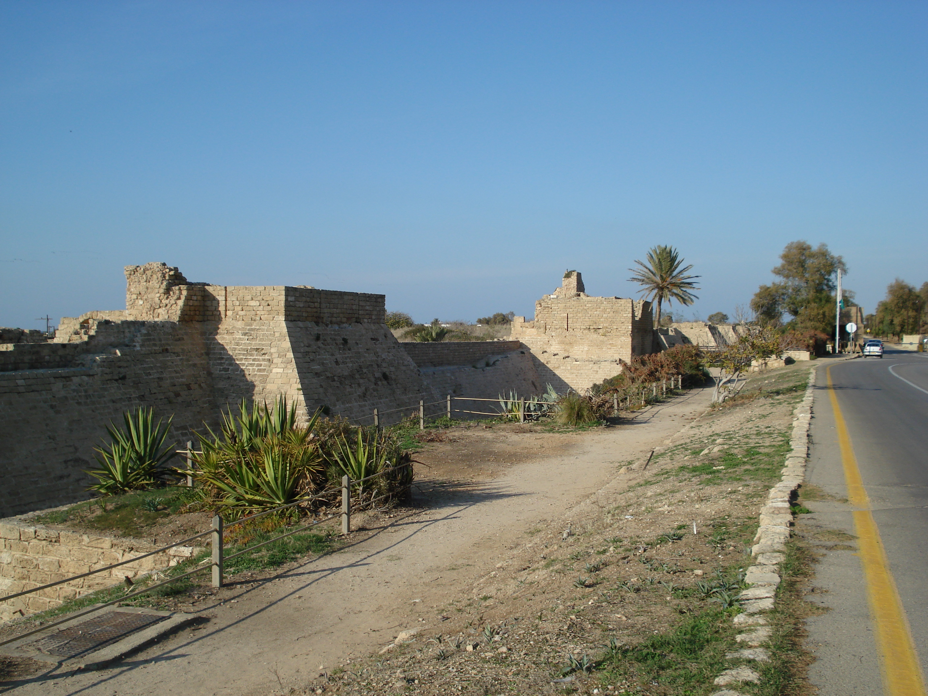 Picture Israel Caesarea 2006-12 82 - Recreation Caesarea