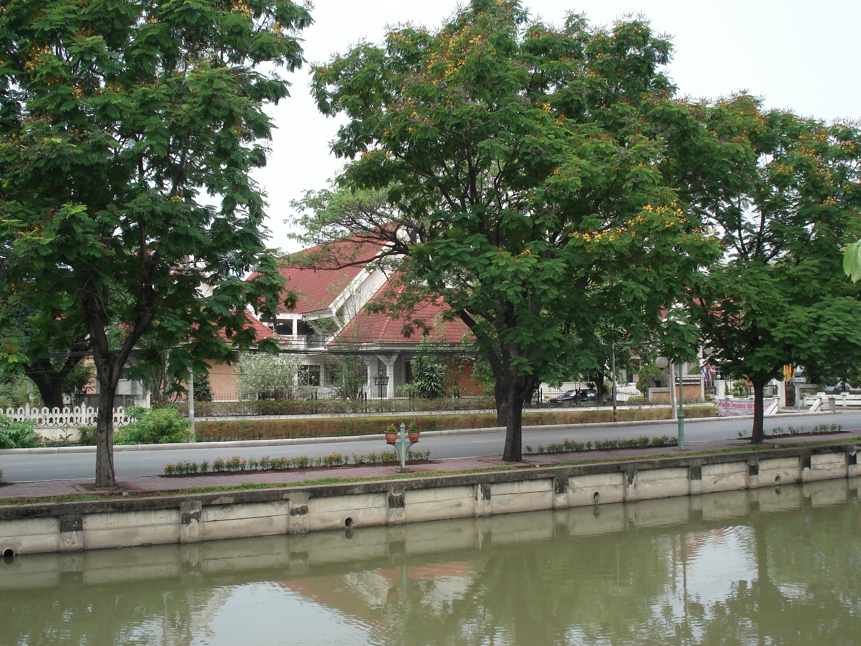 Picture Thailand Chiang Mai Inside Canal Arrak Road(Canal) 2006-04 4 - History Arrak Road(Canal)