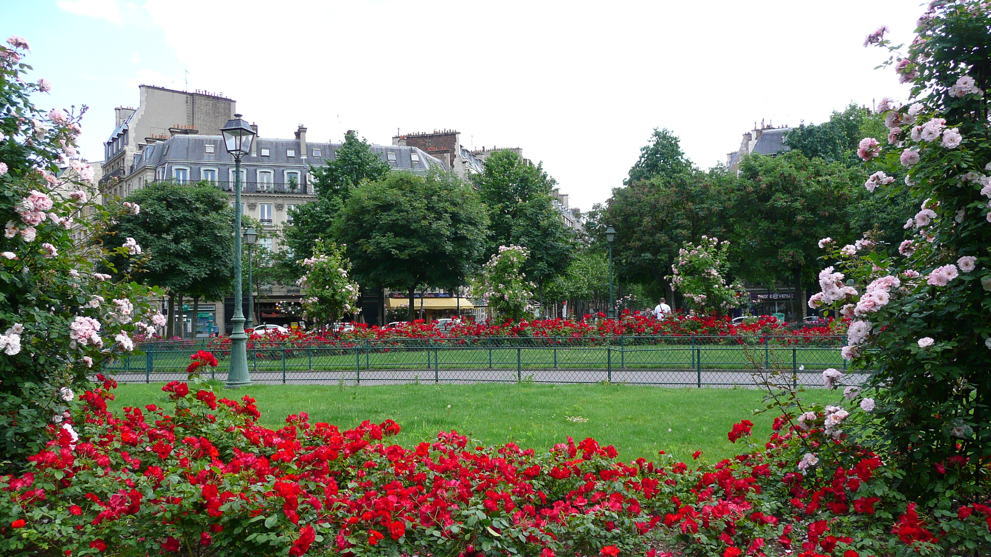 Picture France Paris 17th Arrondissement Place Pereire 2007-05 24 - Recreation Place Pereire